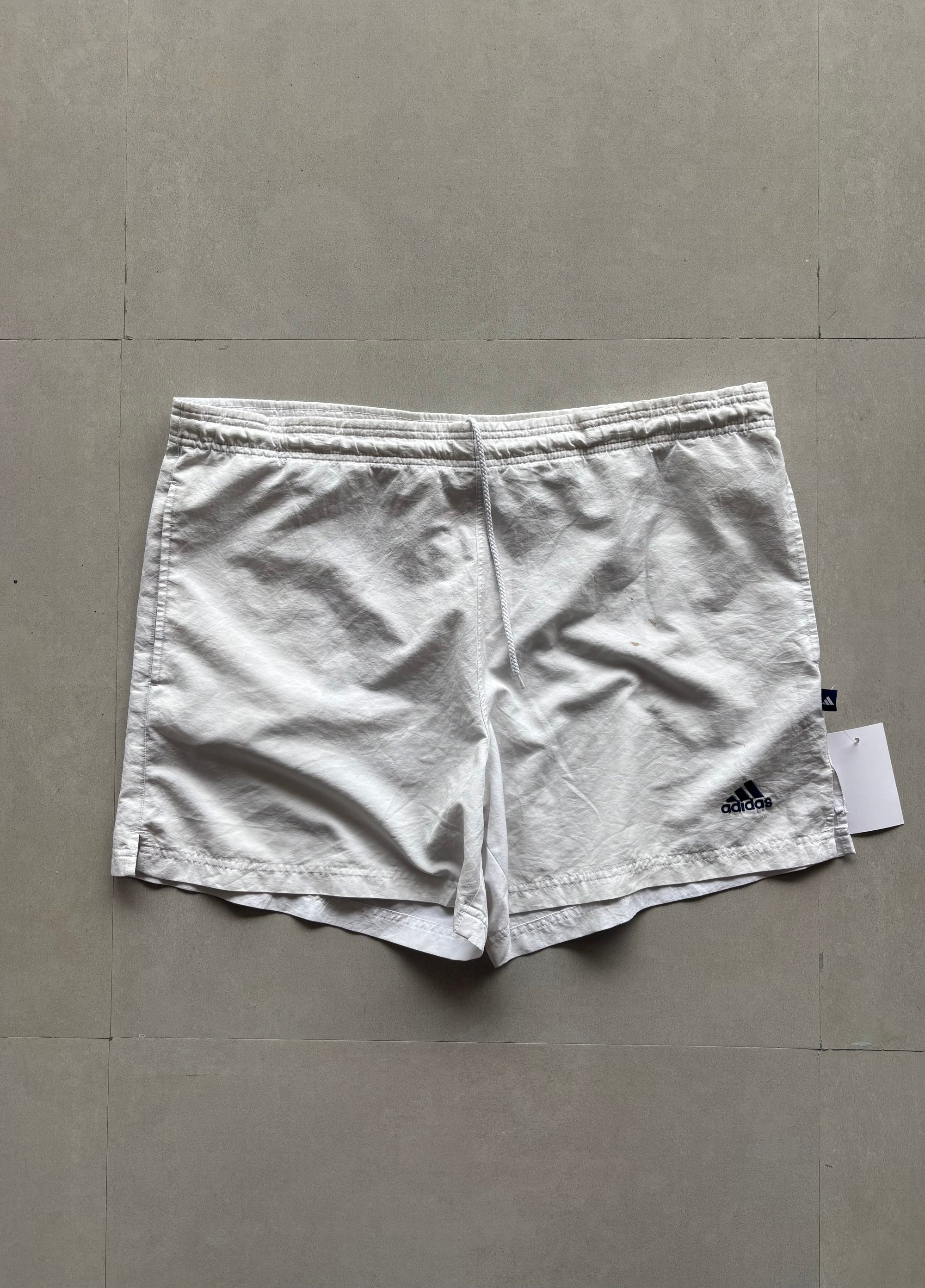 ADIDAS WHITE SHORTS - XL