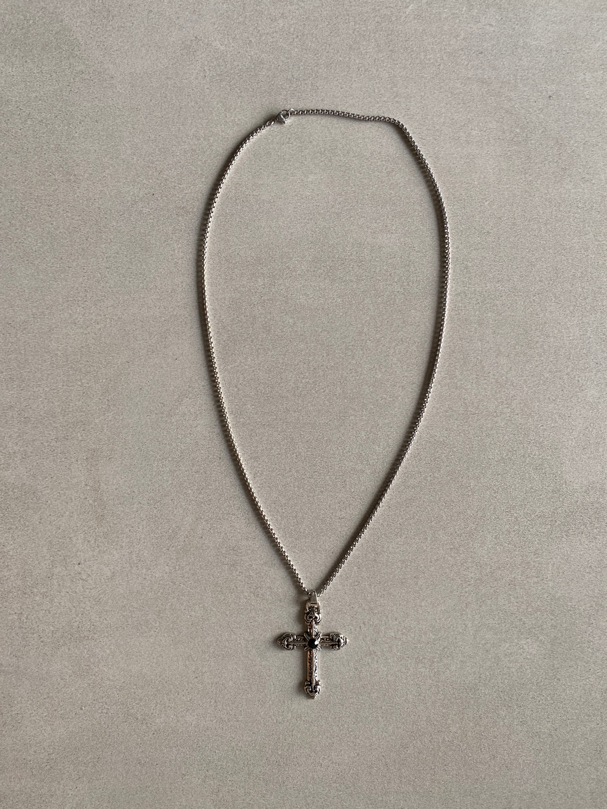 GOTHIC CROSS PENDANT CHAIN
