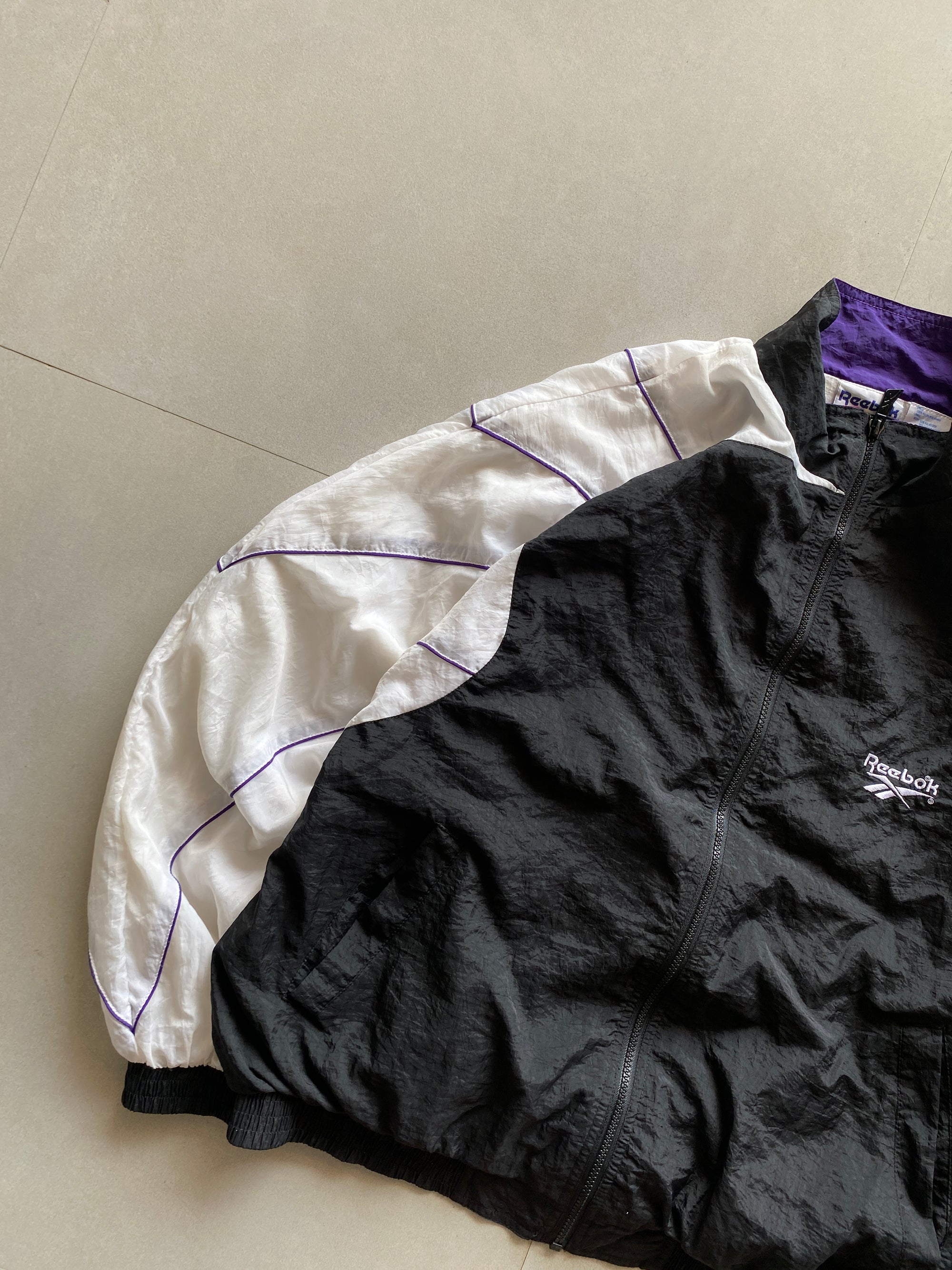 REEBOK BIG LOGO JACKET - L