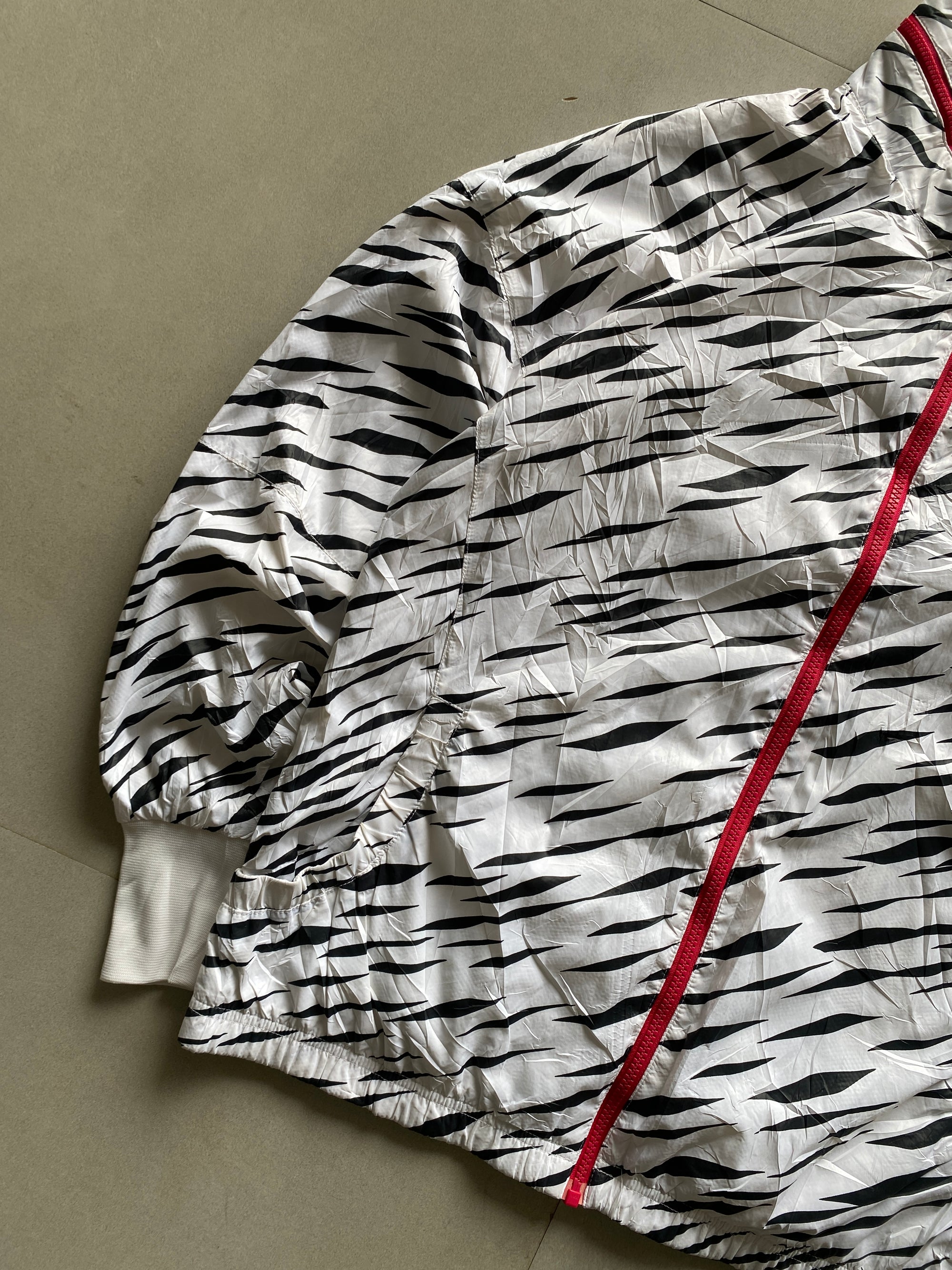 ADIDAS PRINTED JACKET - L