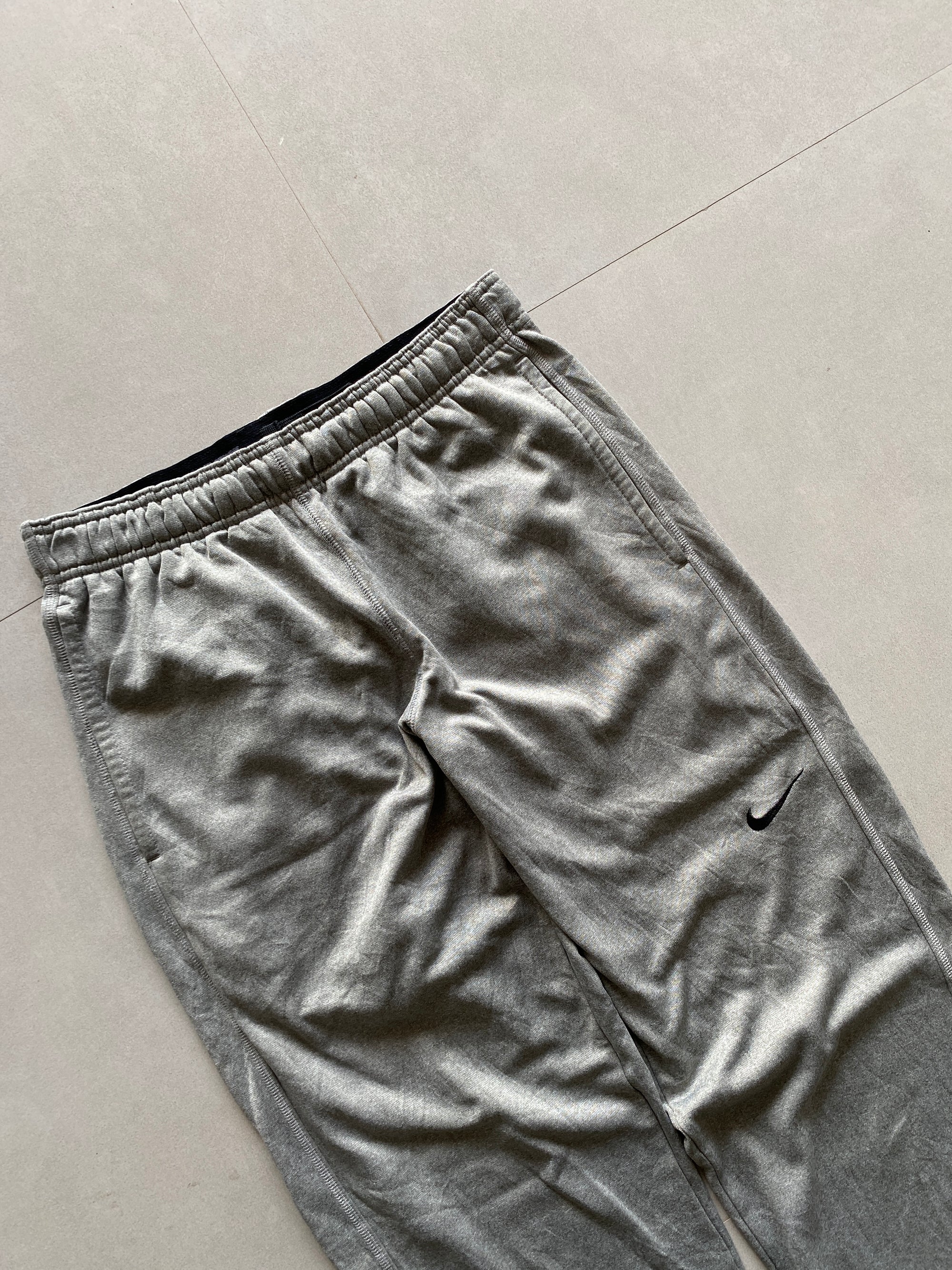 NIKE BAGGY SWEAT PANT - M