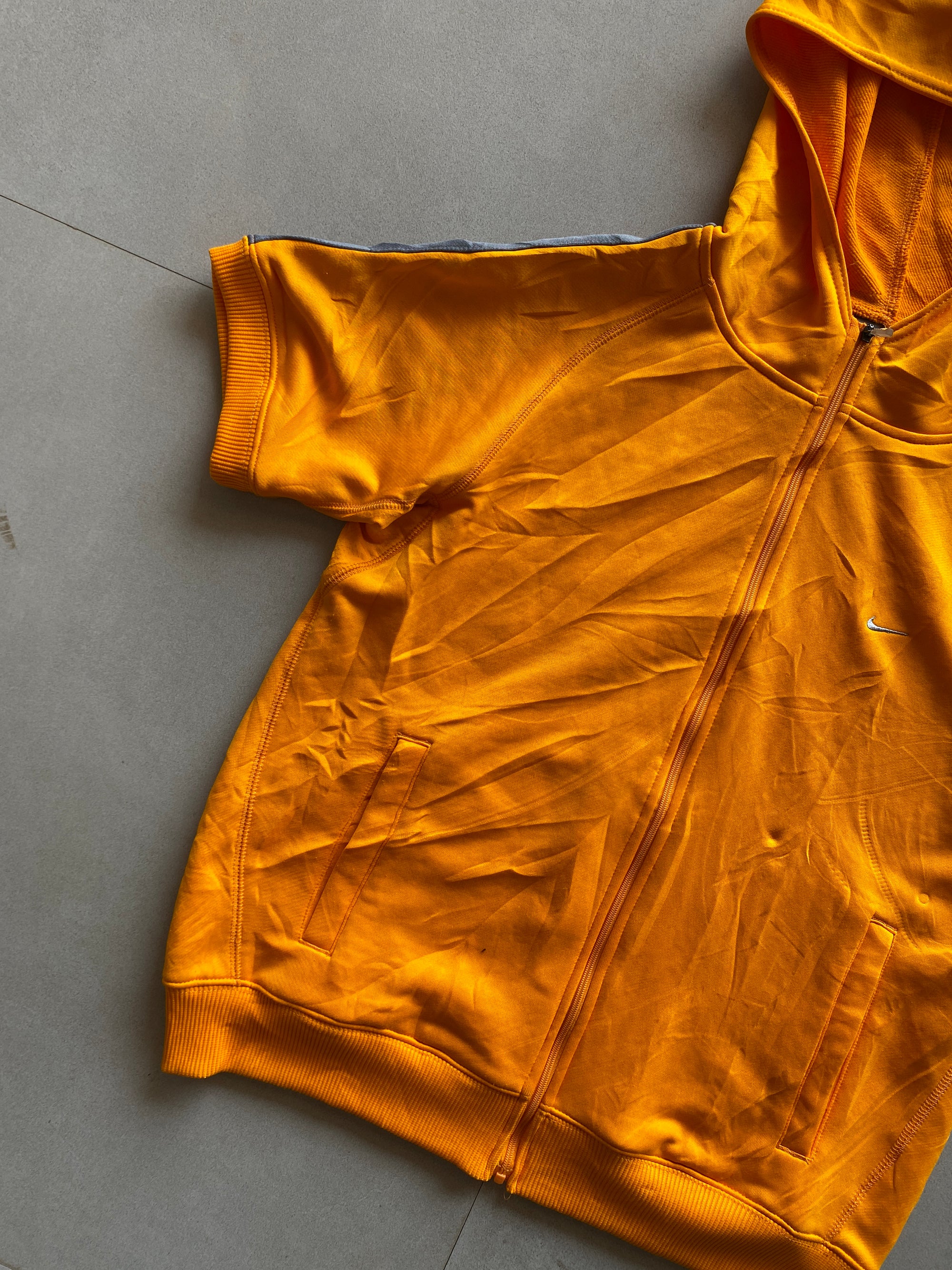 NIKE HOODED HALF SLEEVE JACKET - XS