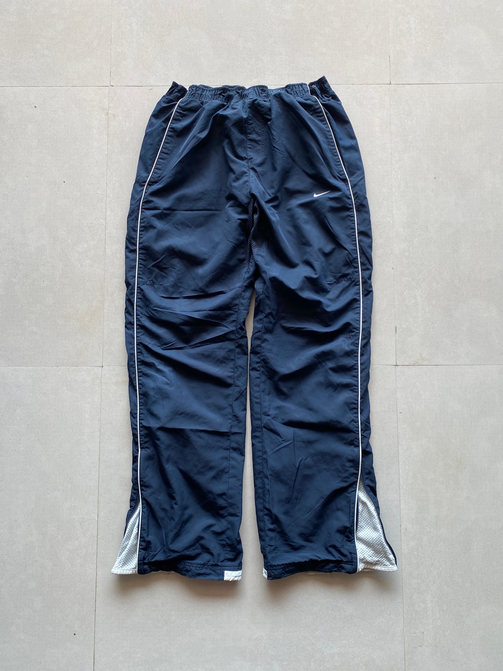 VINTAGE NIKE TRACK PANT - M
