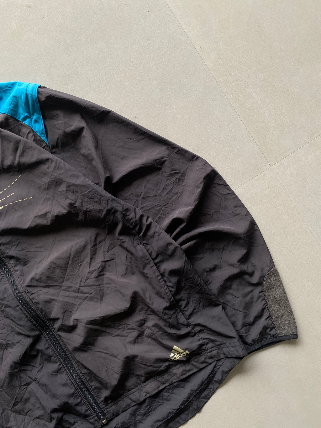 ADIDAS CONVERTIBLE JACKET - XL