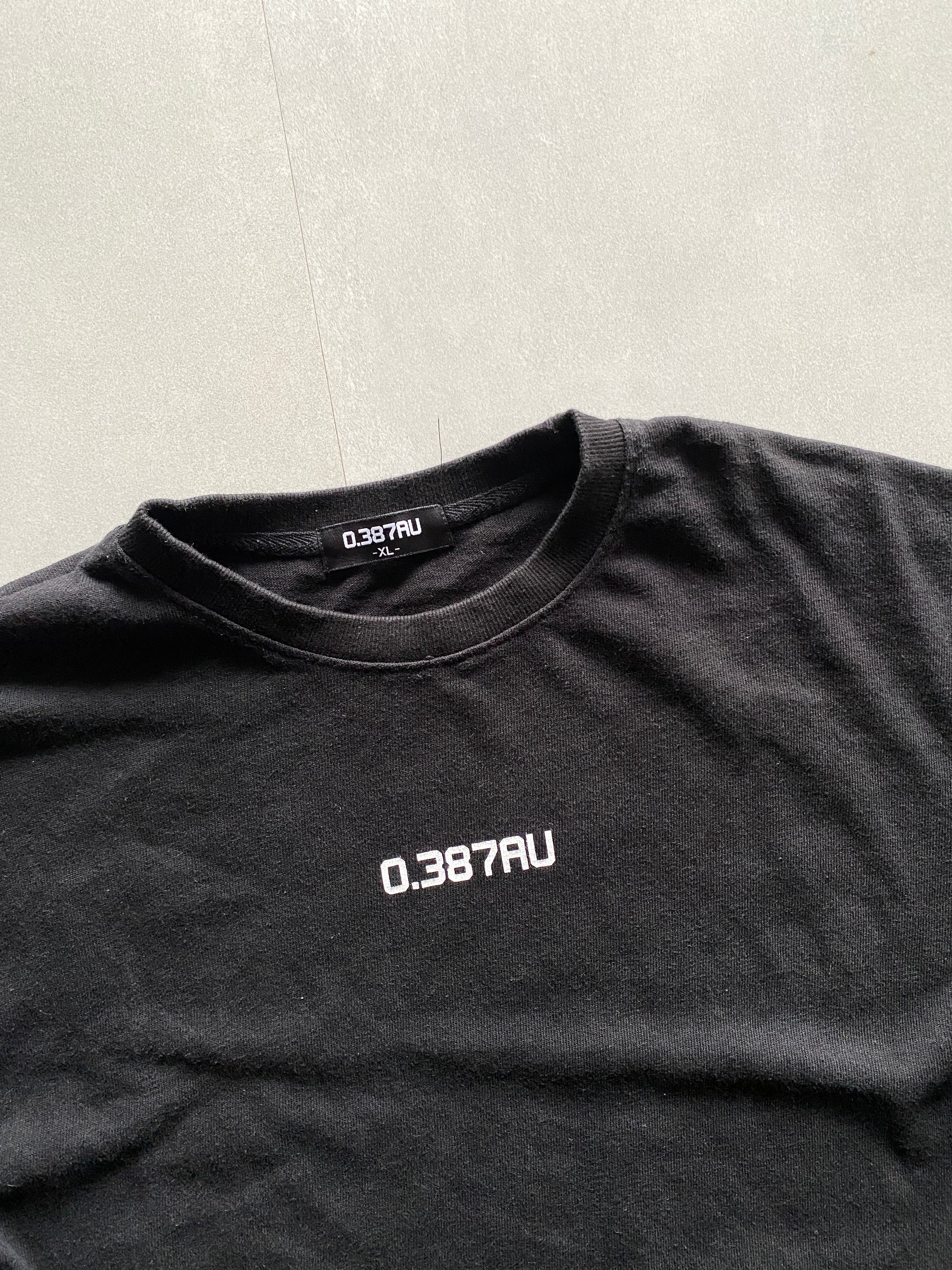 0.387AU BACK HIT TEE - L