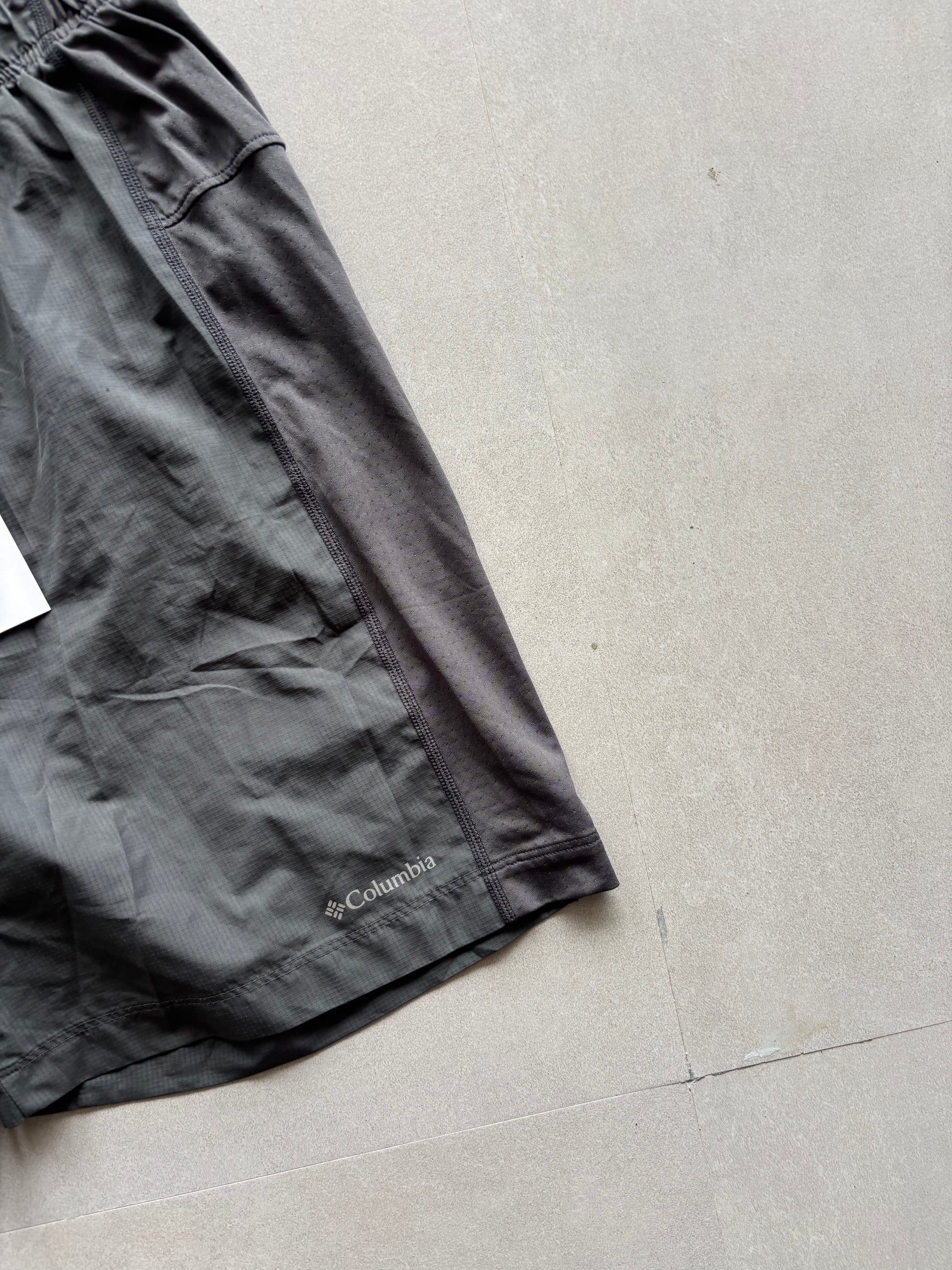 COLUMBIA SHORTS - M