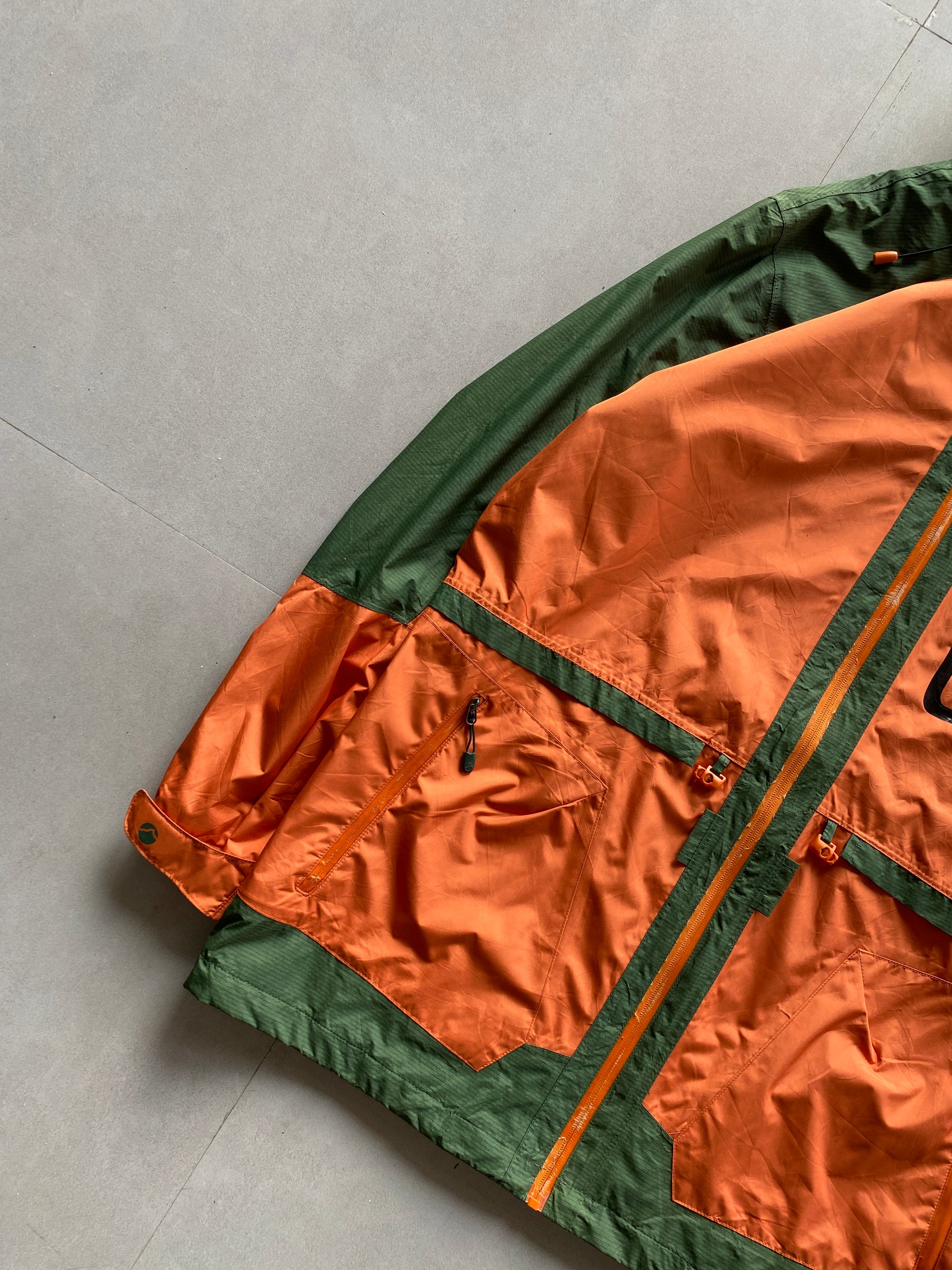 LOWE ALPINE HOODED JACKET - XL