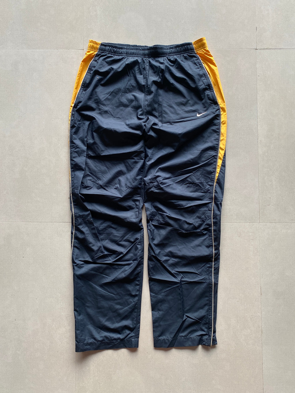 NIKE BAGGY TRACK PANT - M