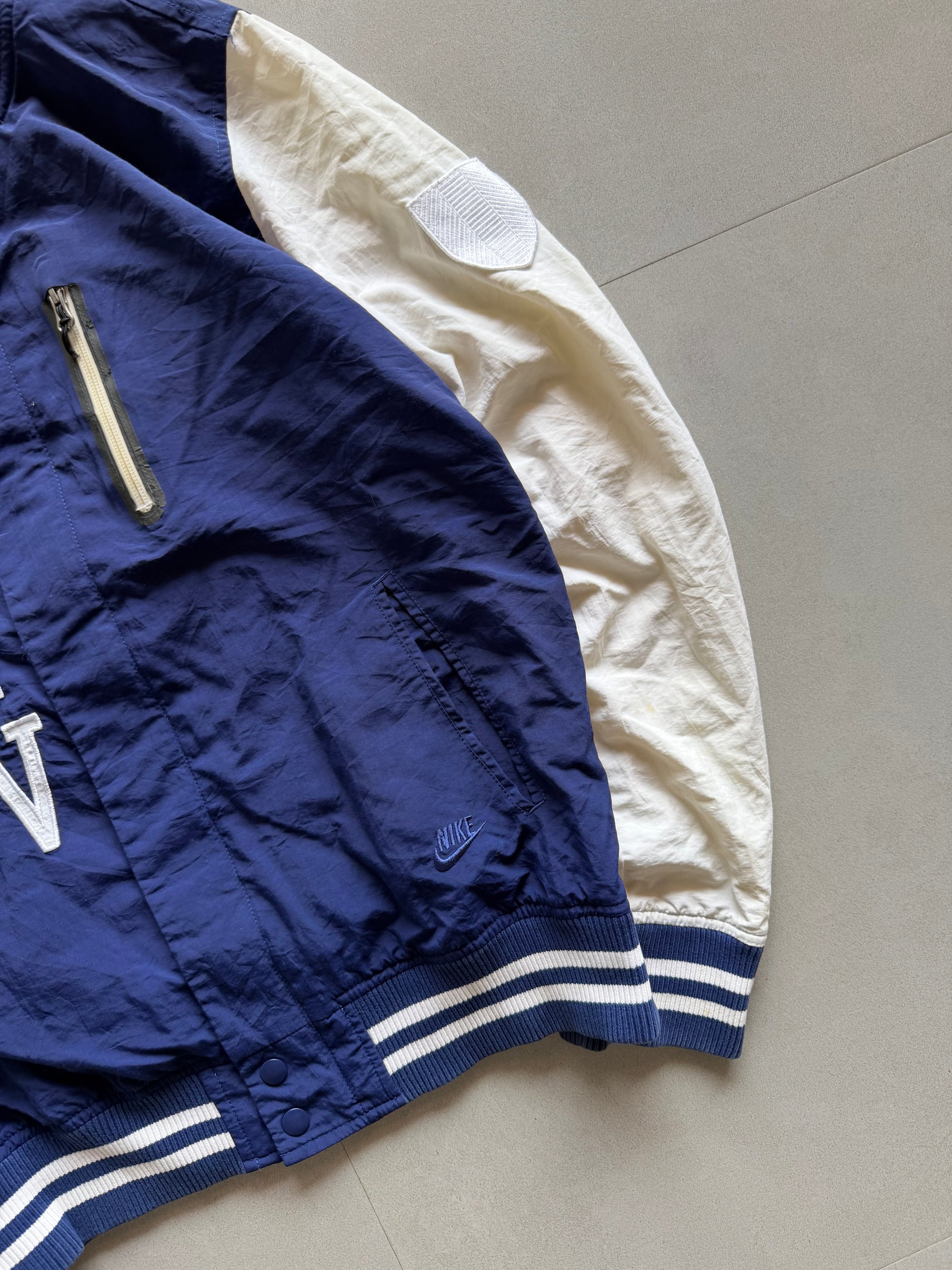 VINTAGE NIKE VARSITY JACKET - S
