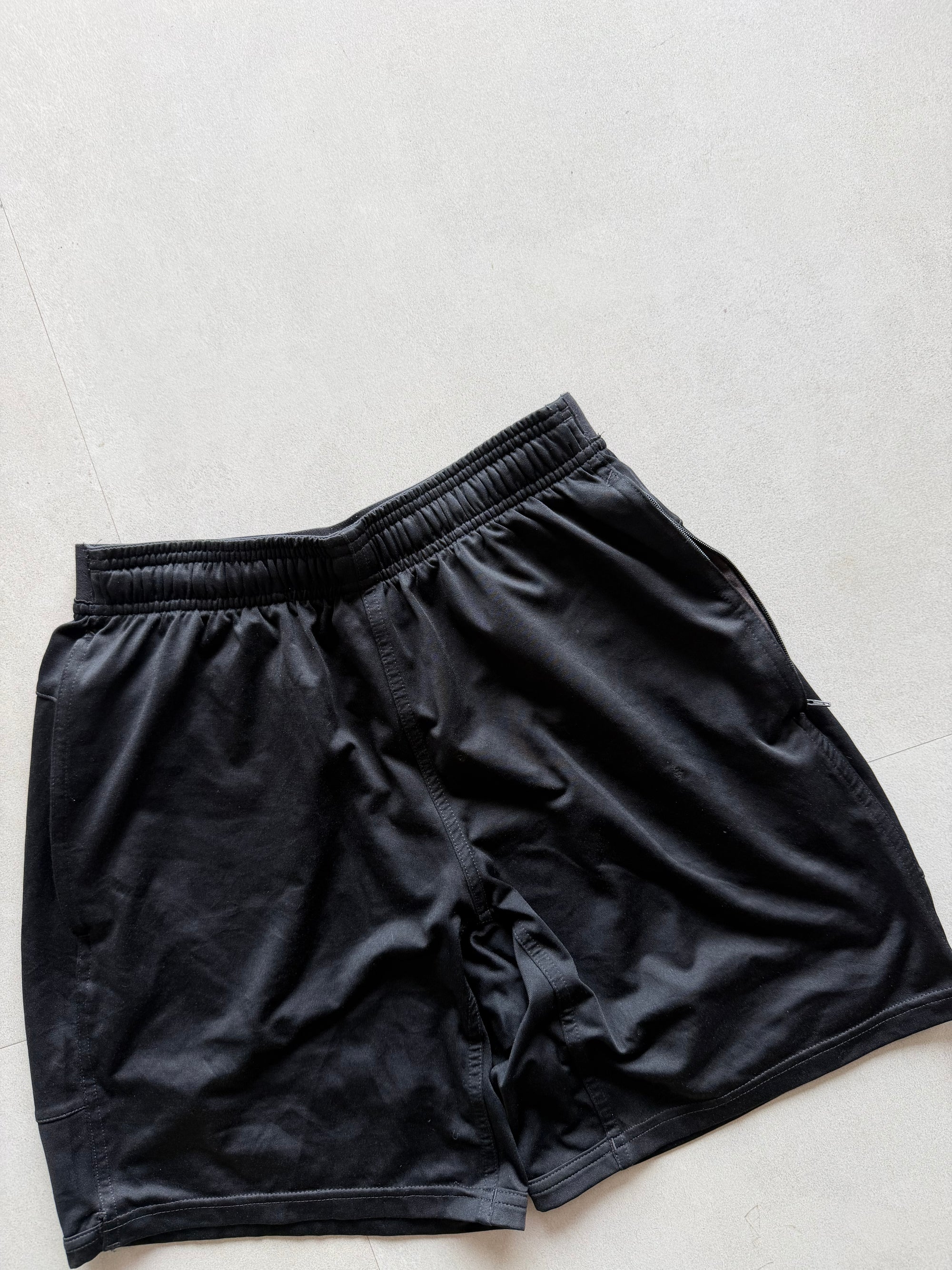VINTAGE SHORTS - MISSING