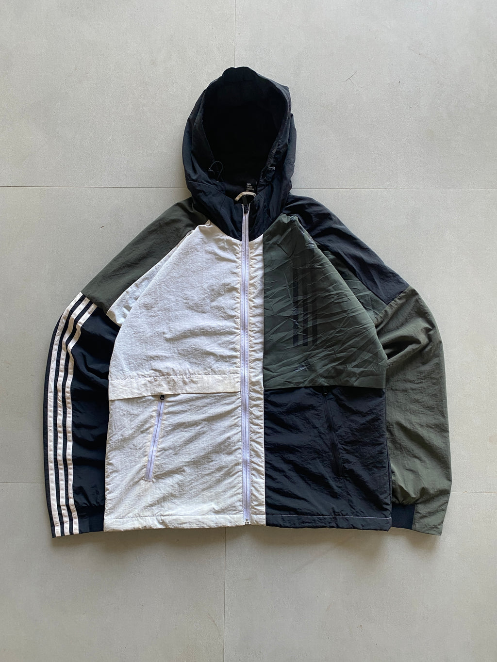 ADIDAS STRIPED JACKET - M