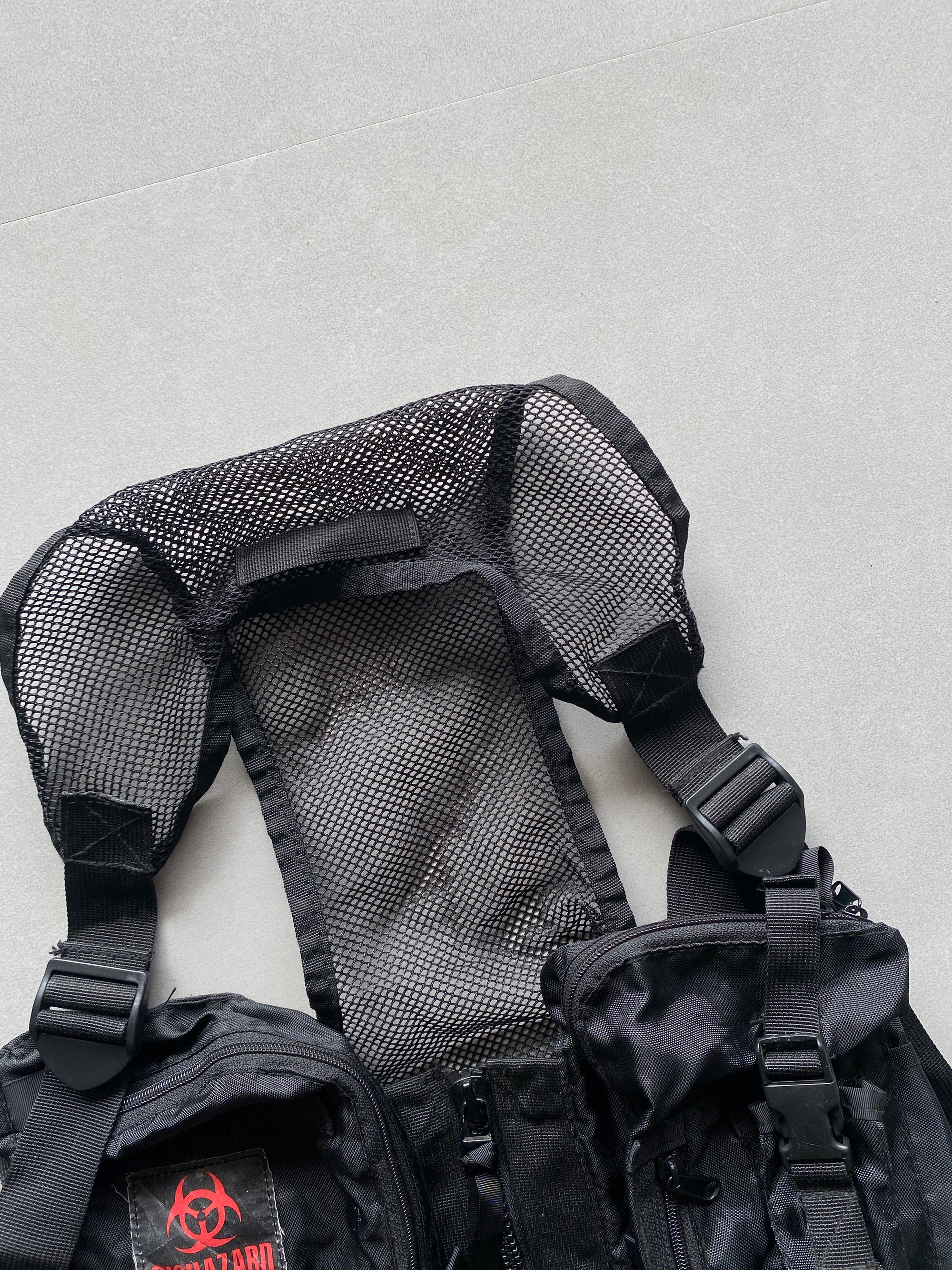 BIO HAZARD MULTIPOICKET VEST BAG