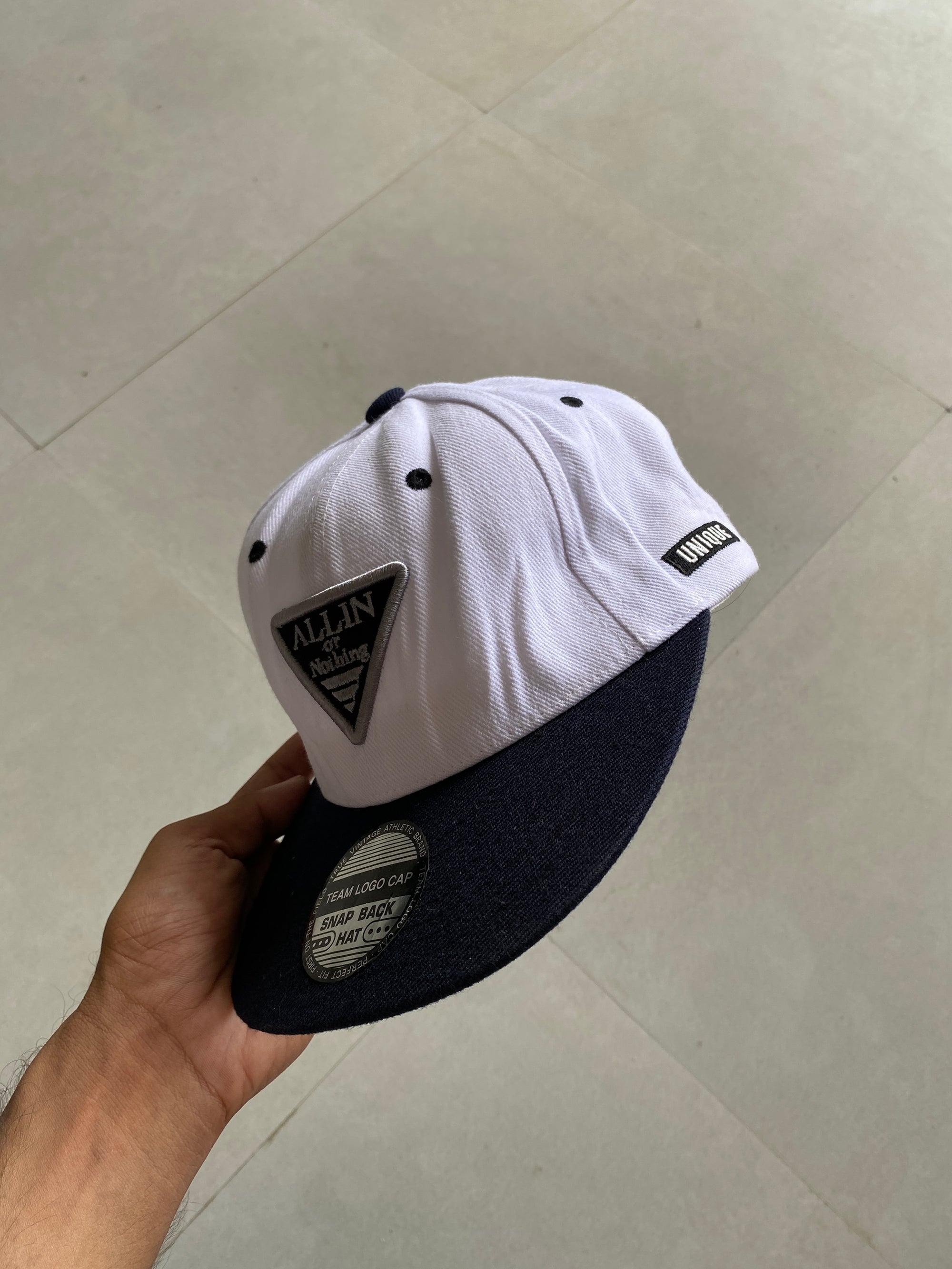 SNAP BACK CAP