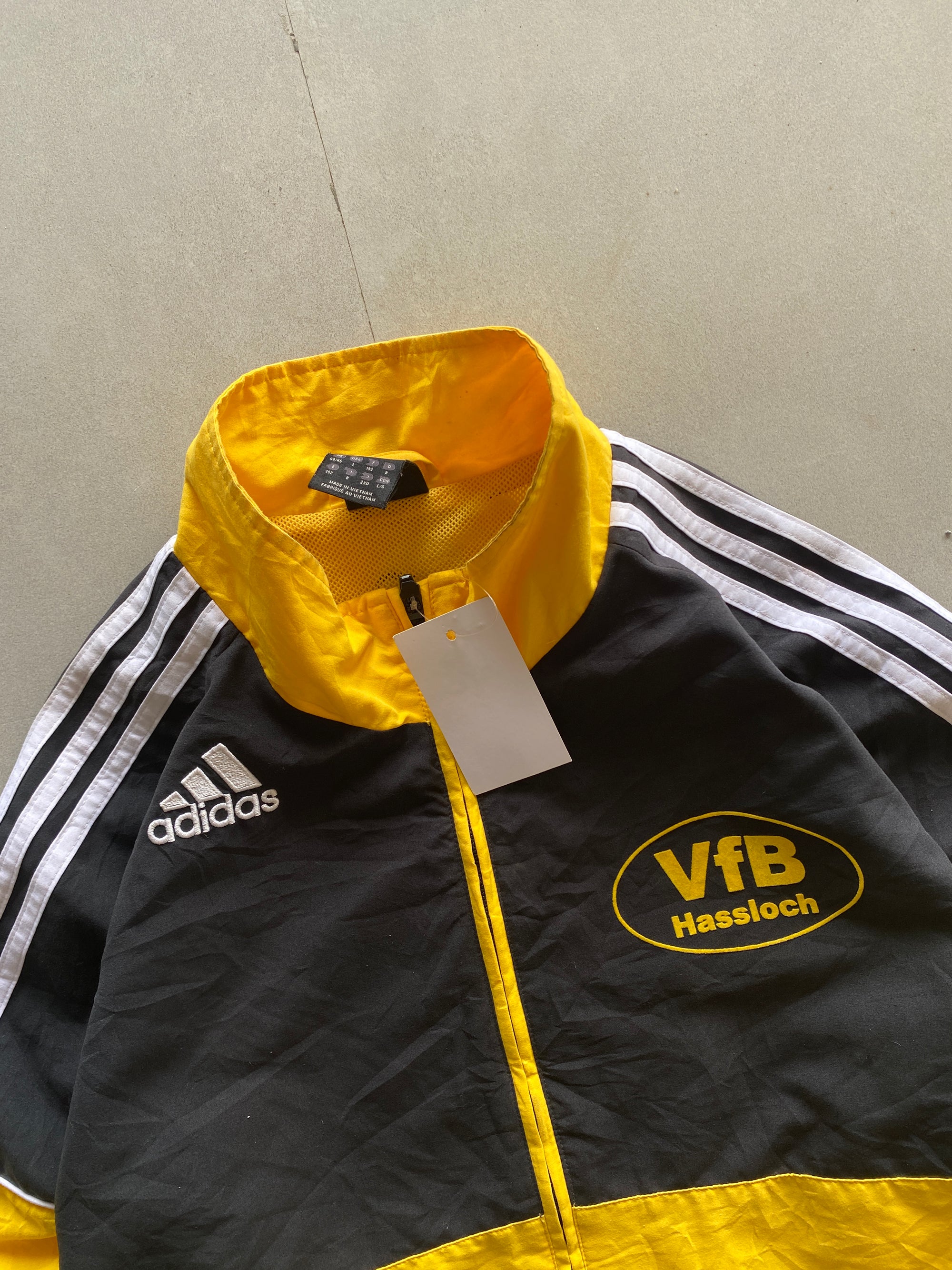 VINTAGE ADIDAS JACKET - XL
