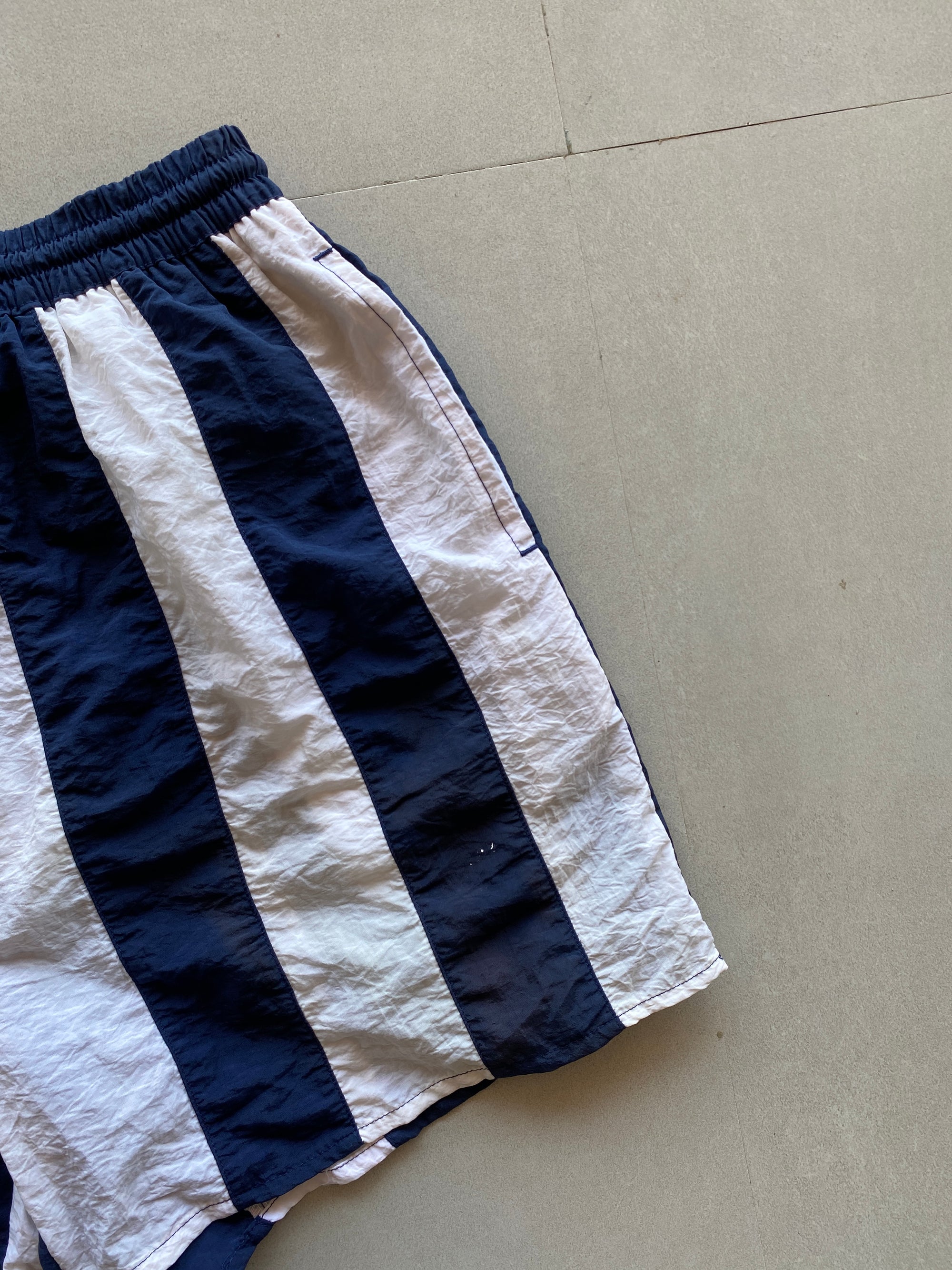 STRIPED SHORTS - M
