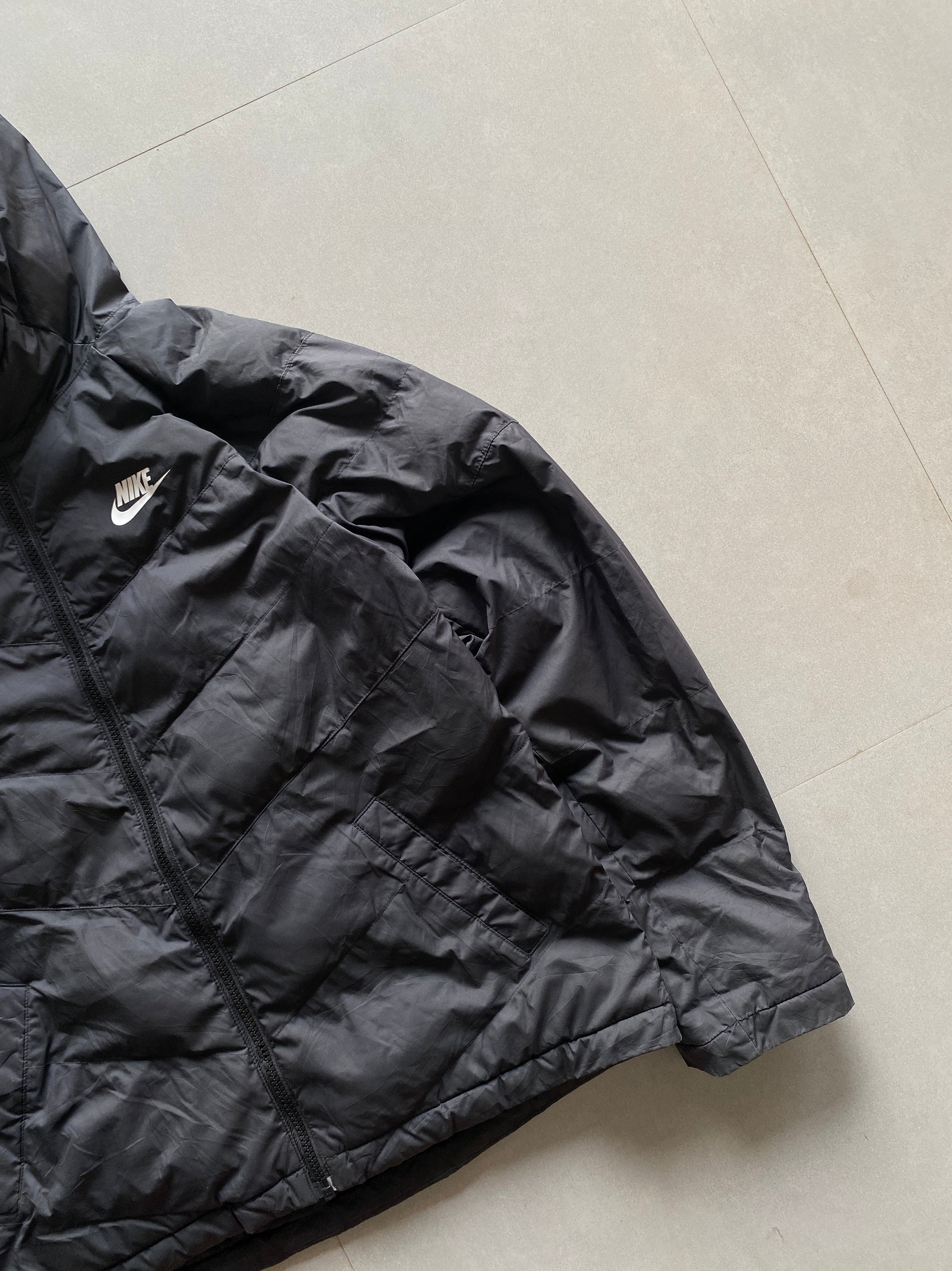 NIKE SYNTHETIC FILL HOODED PUFFER JACKET - S