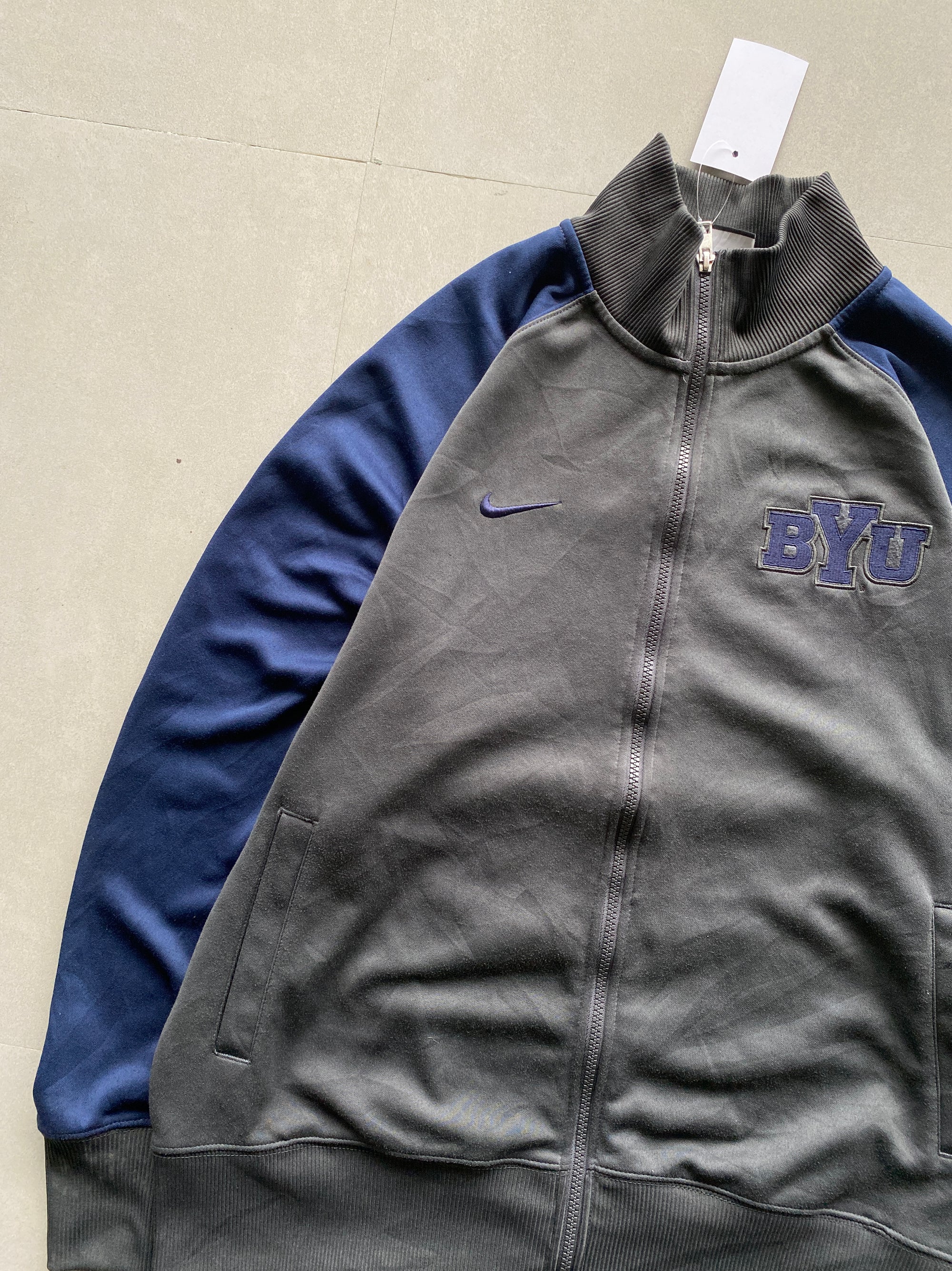 VINTAGE NIKE JACKET - L