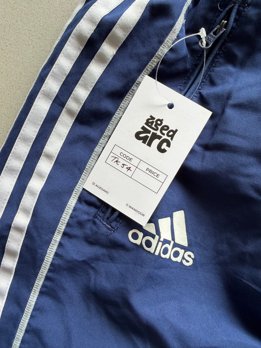 ADIDAS BAGGY STRIPED TRACK PANT54 - M