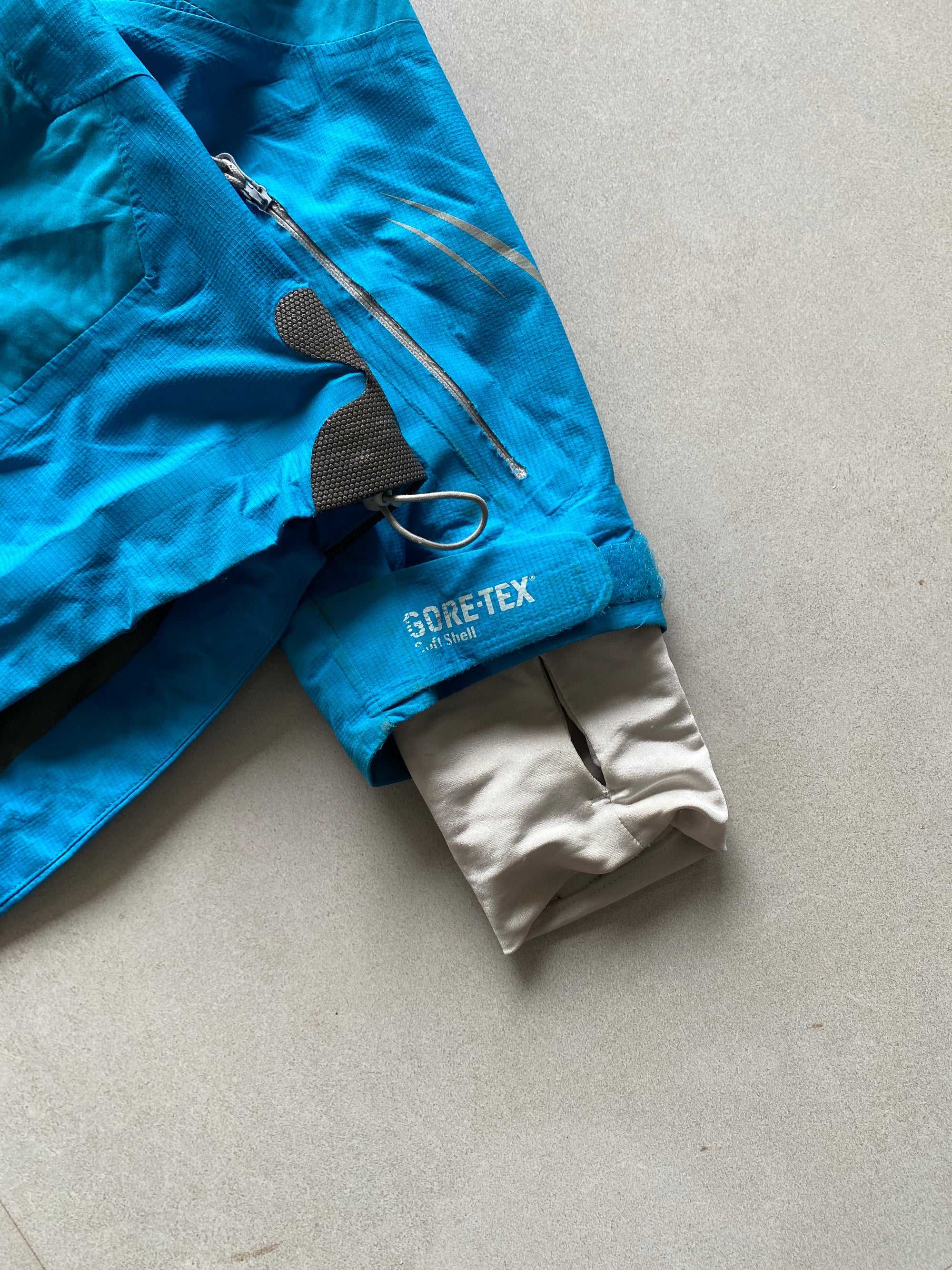 MAMMUT GORTEX JACKET - L