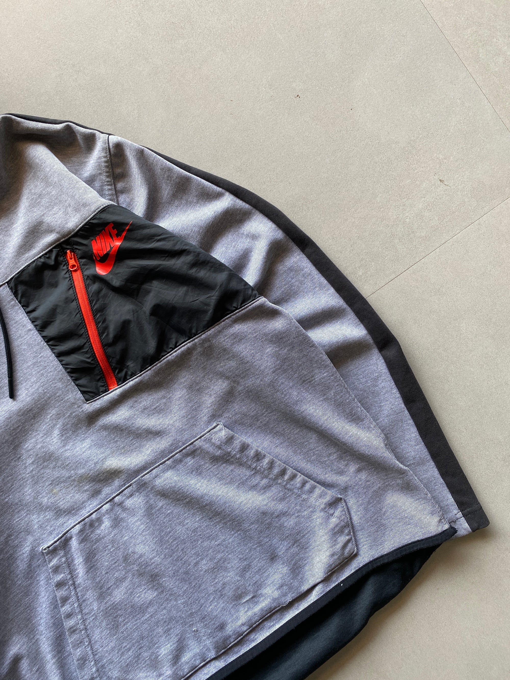VINTAGE NIKE HOODIE  - M