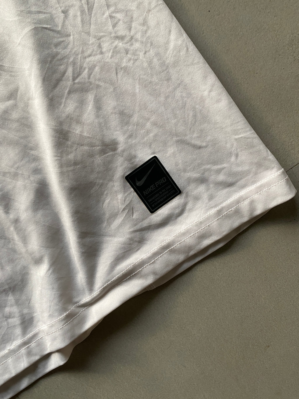 NIKE PRO COMPRESSION TEE - S