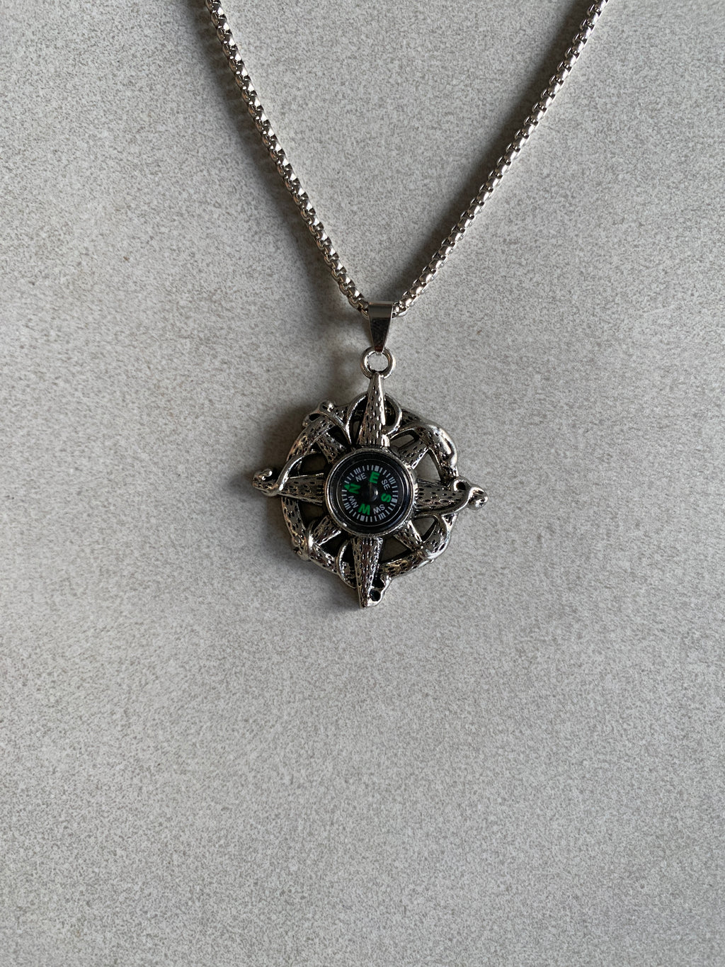 COMPASS PENDANT CHAIN