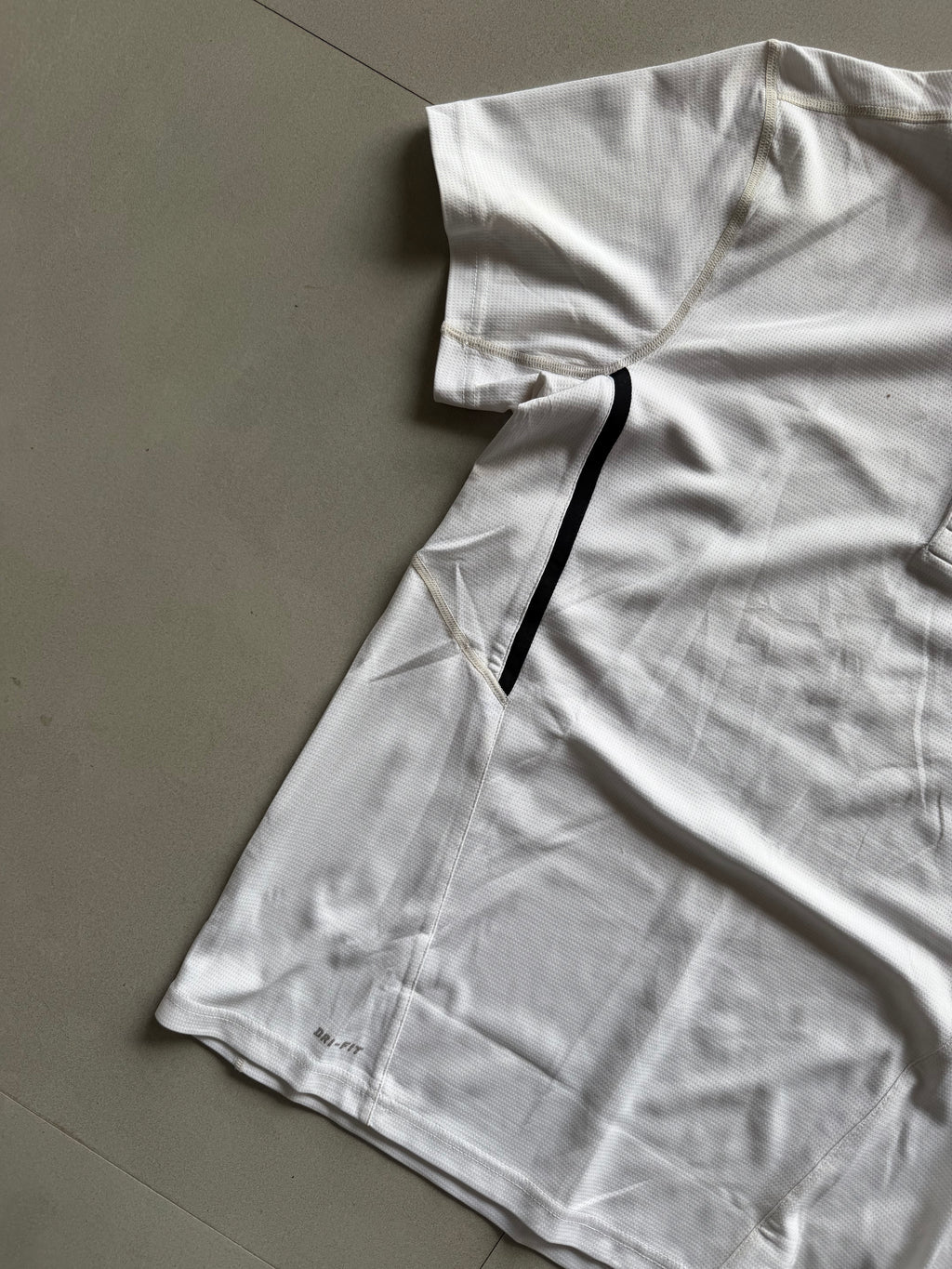 NIKE DRI FIT POLO TEE - S