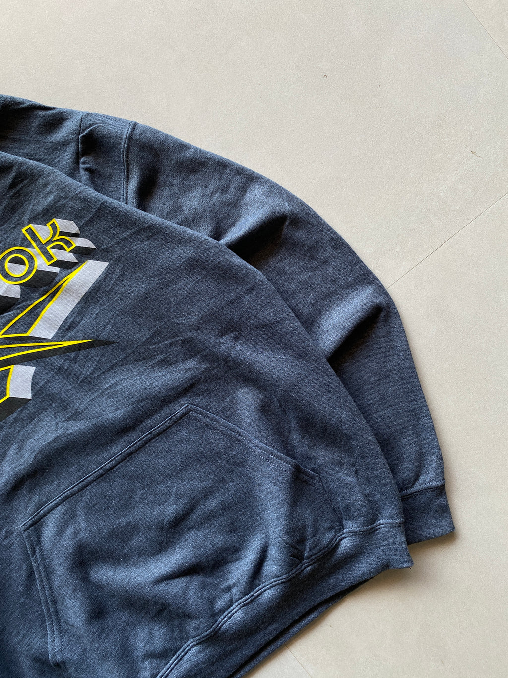 VINTAGE REEBOK BIG LOGO HOODIE - M