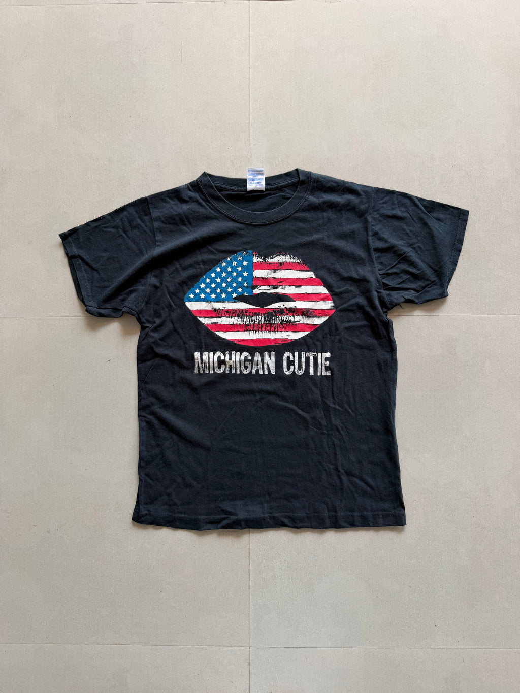 GILDAN MICHIGAN CUTIE TEE - XS