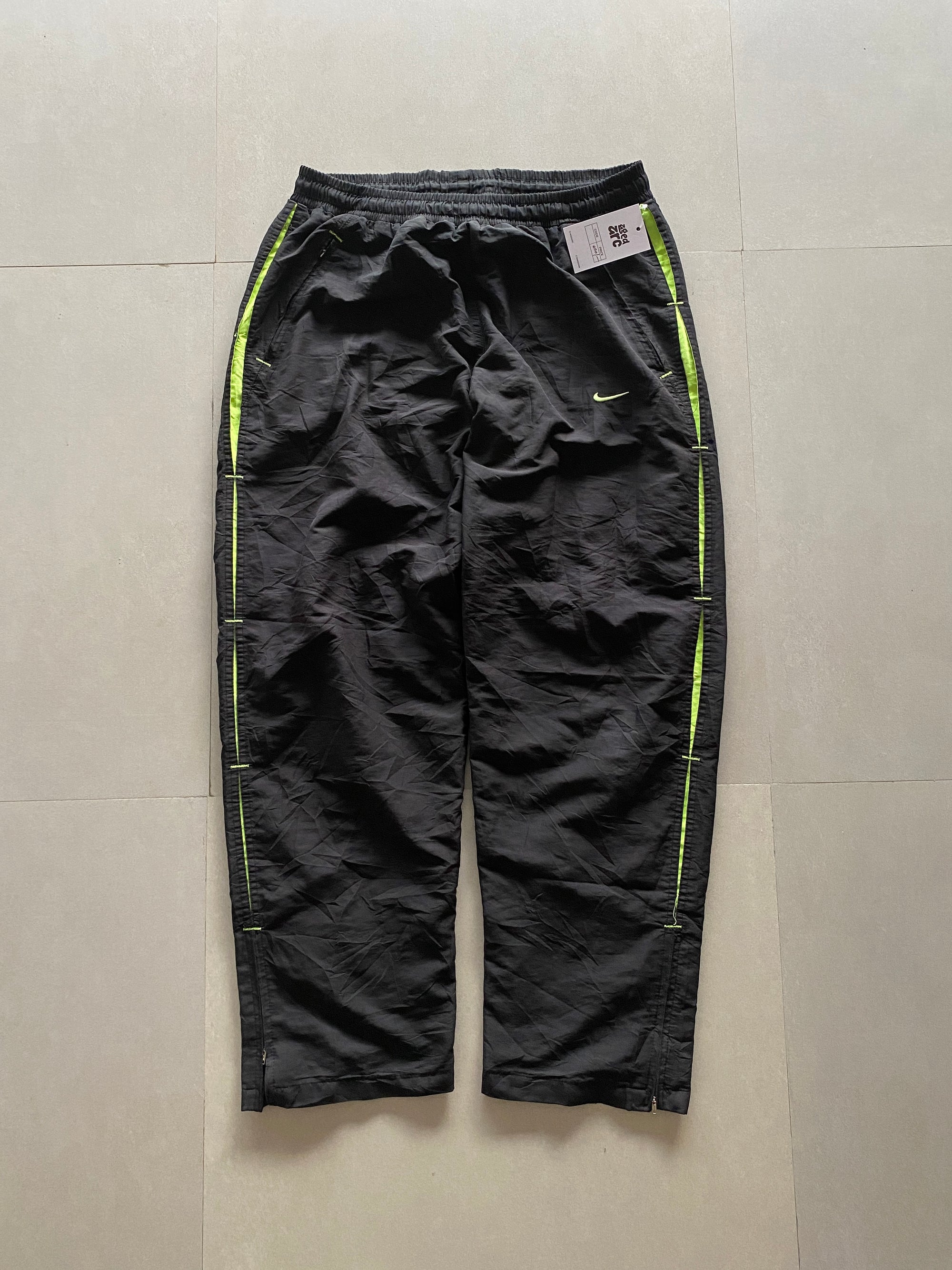 VINTAGE NIKE BAGGY TRACK PANT - M