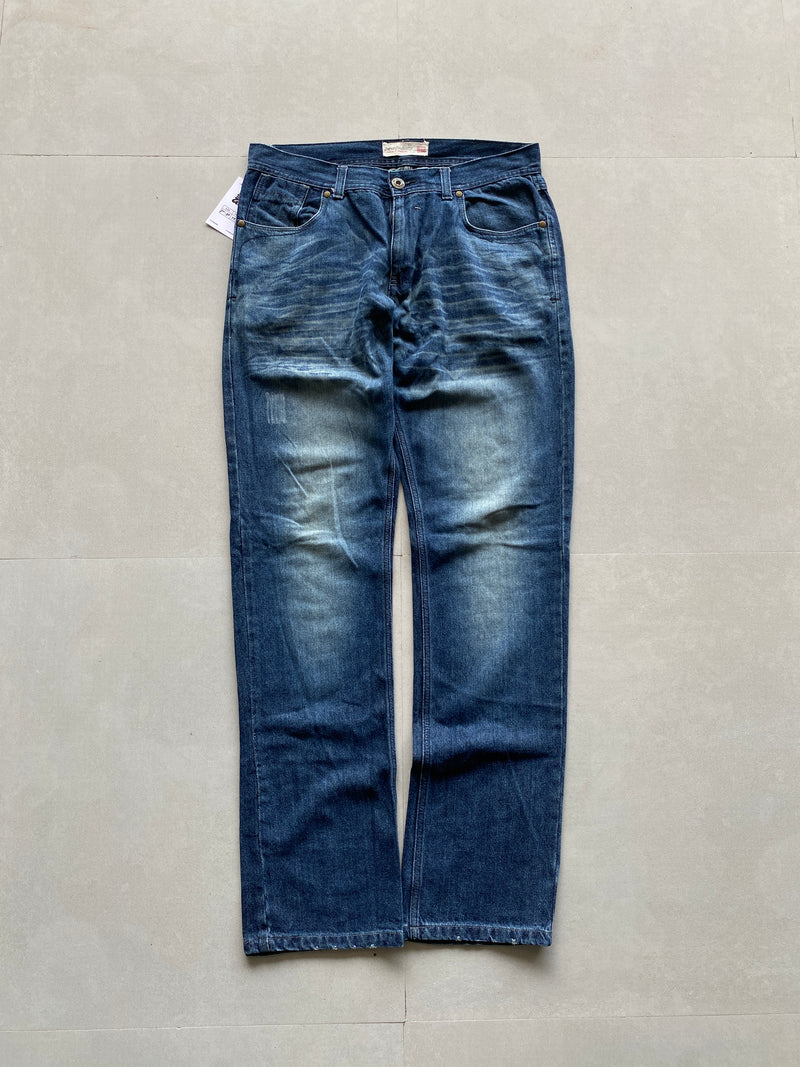 DIESEL INDUSTRY STRAIGHT FIT DENIM - M