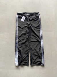 ADIDAS STRIPED BAGGY TRACK PANT - M