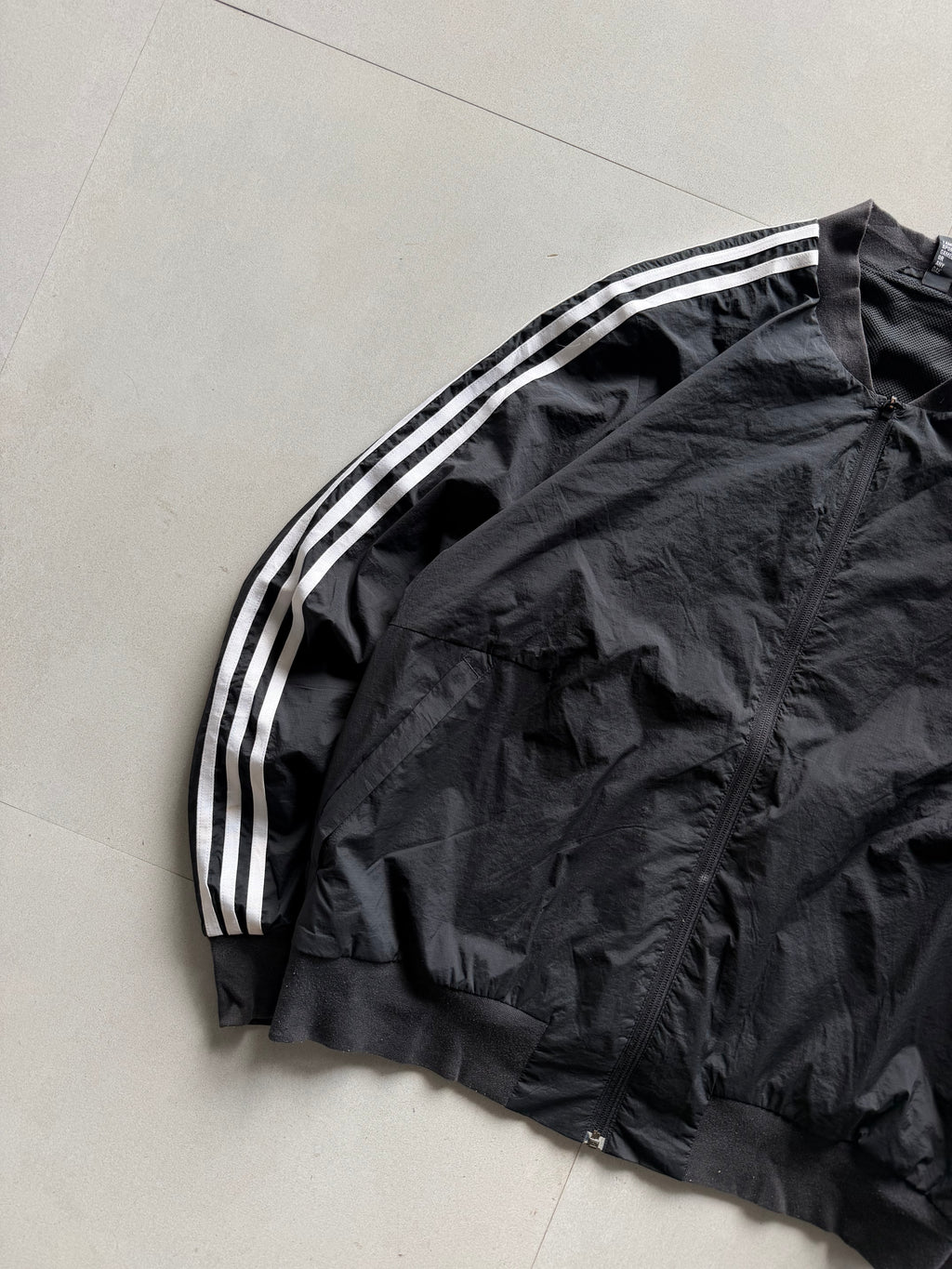 ADIDAS STRIPED JACKET - XL