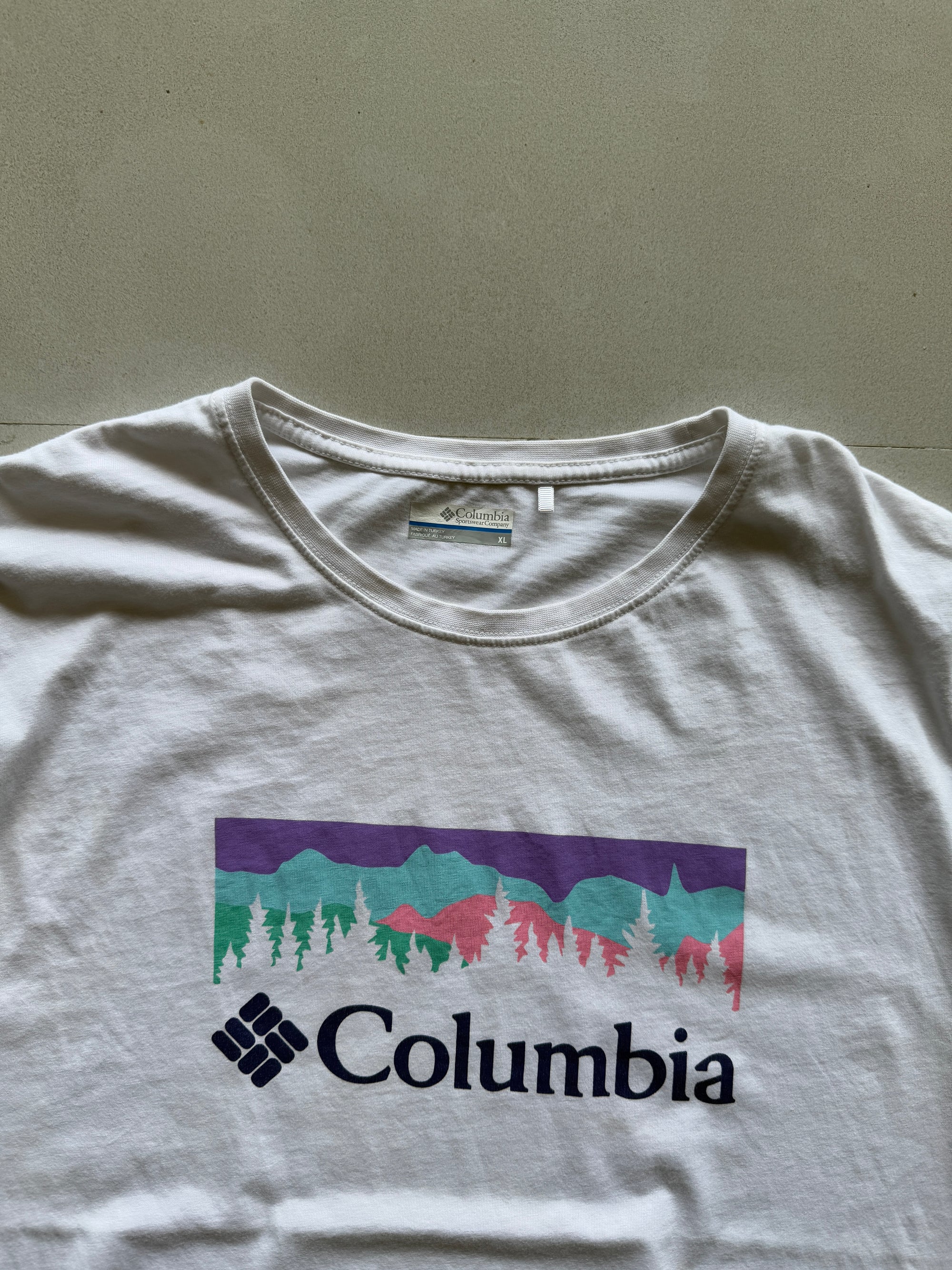 COLUMBIA SPELL OUT TEE - XL