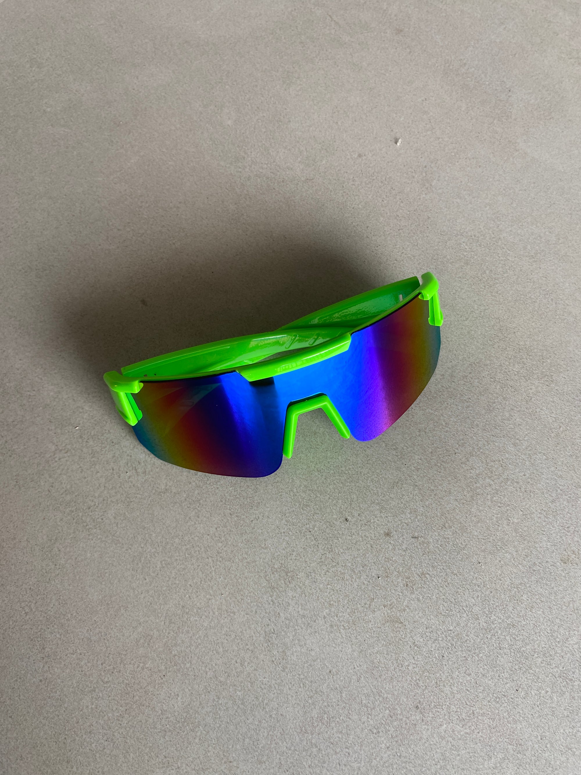 UV PROTECTED SPORTS GOGGLES