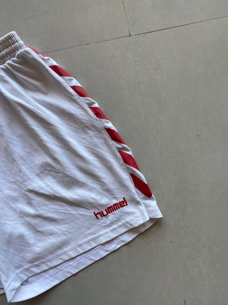 VINTAGE HUMMEL SHORTS - M