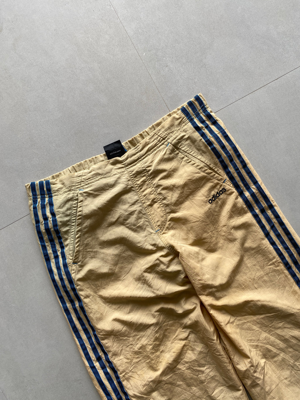 ADIDAS BAGGY STRIPED TRACK PANT - M