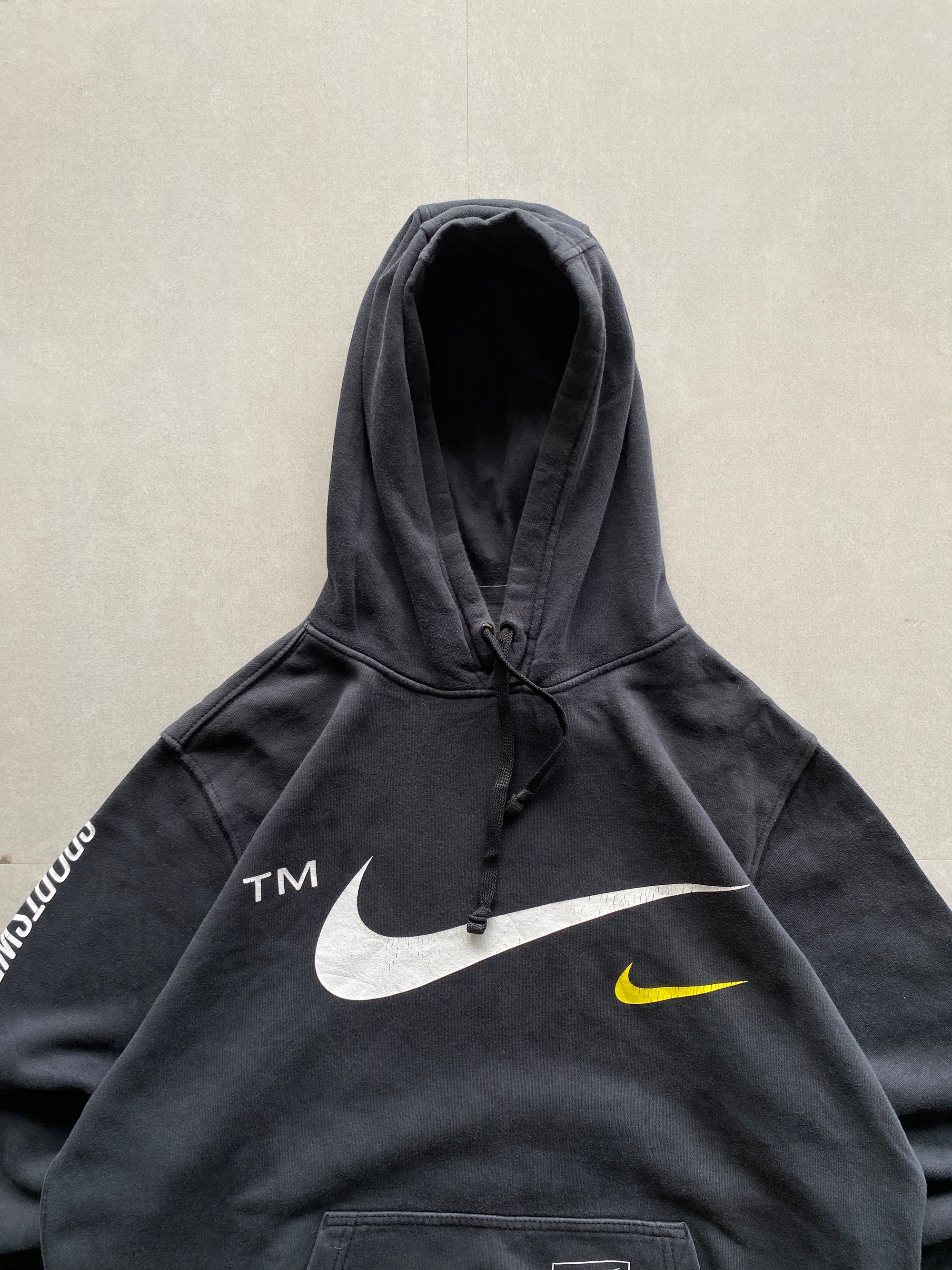 NIKE SWOOSH HOODIE - L