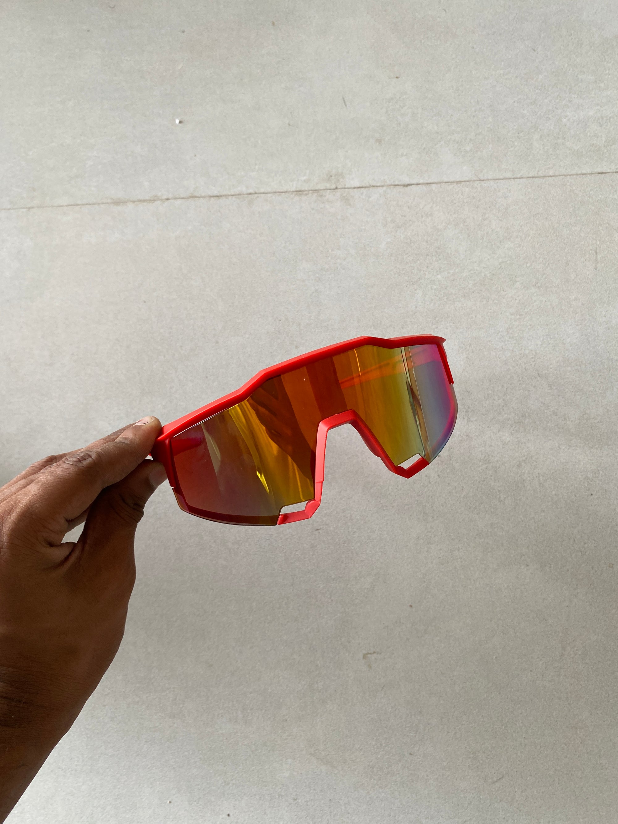 UV PROTECTED SPORTS GOGGLES