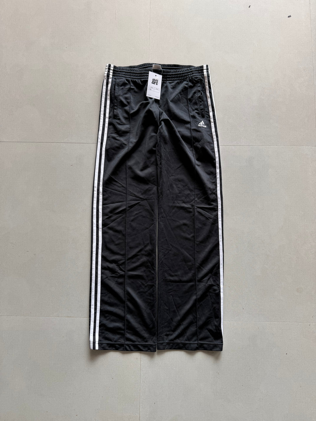 ADIDAS BAGGY STRIPED TRACK PANT114 - M