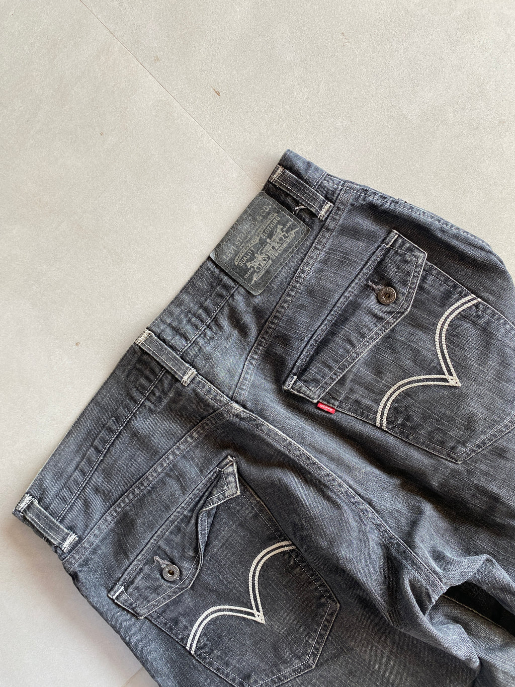 LEVIS BAGGY DENIM - M