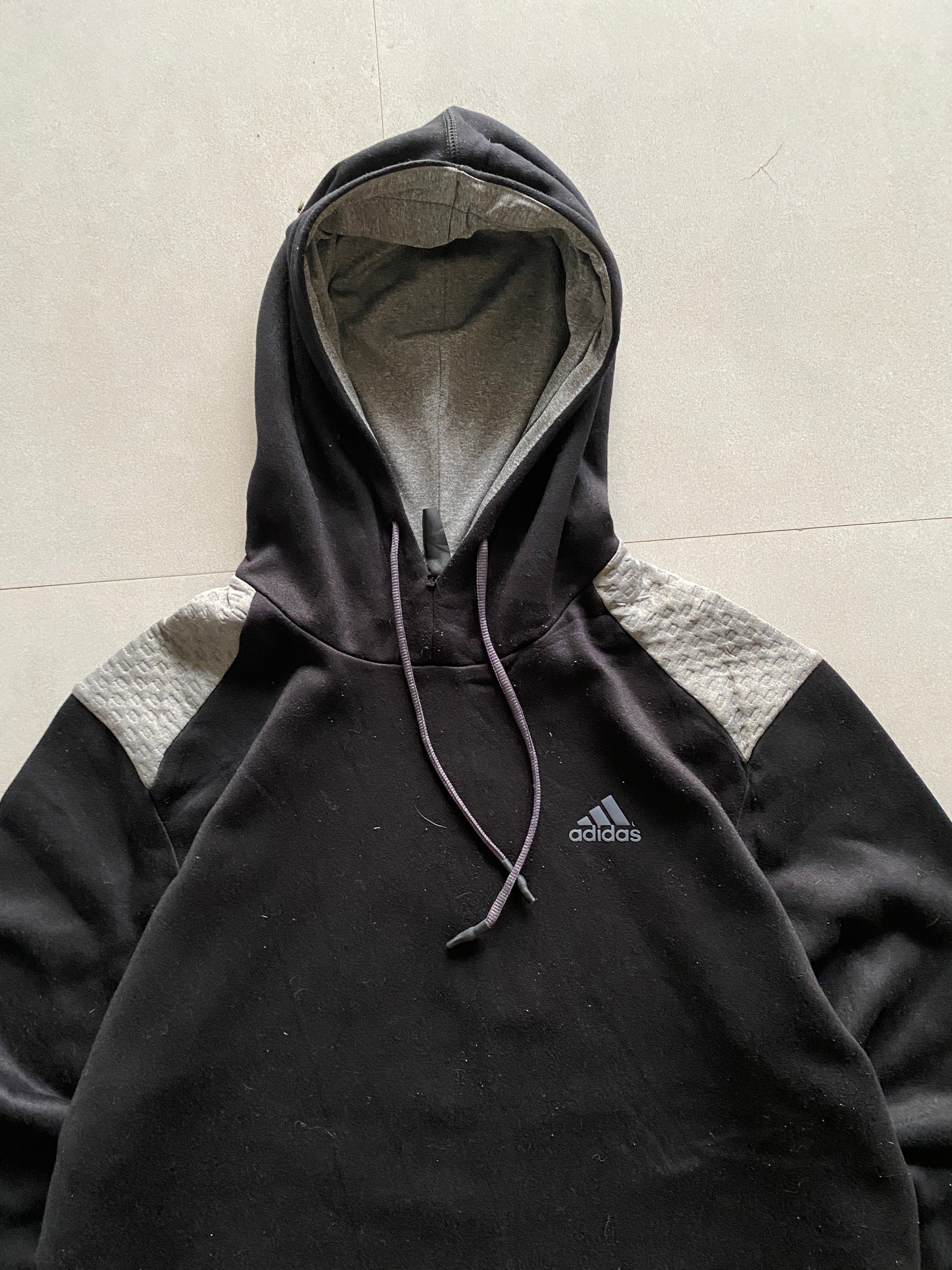 ADIDAS HOODIE - M
