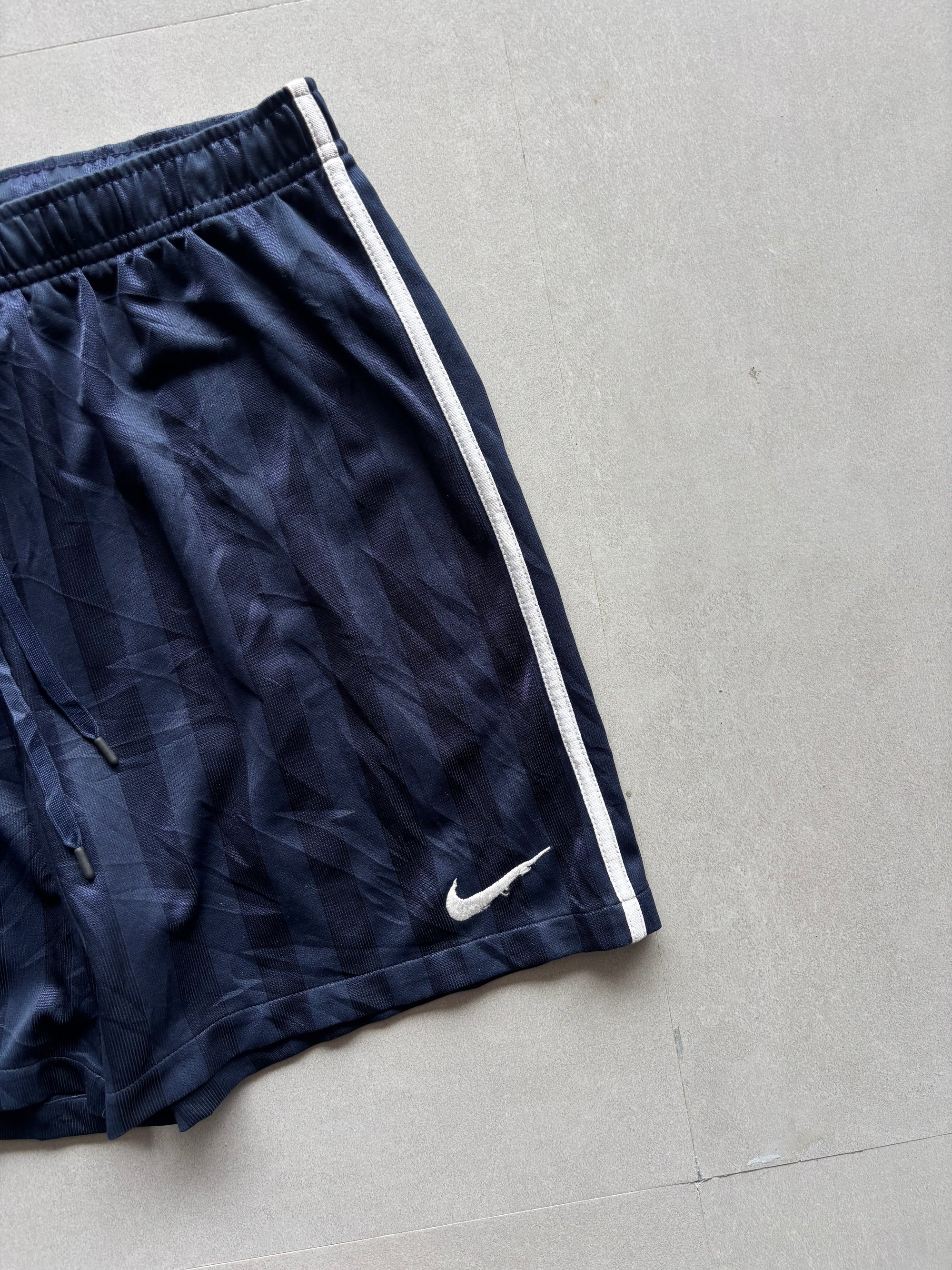 NIKE BLUE SHORTS - M