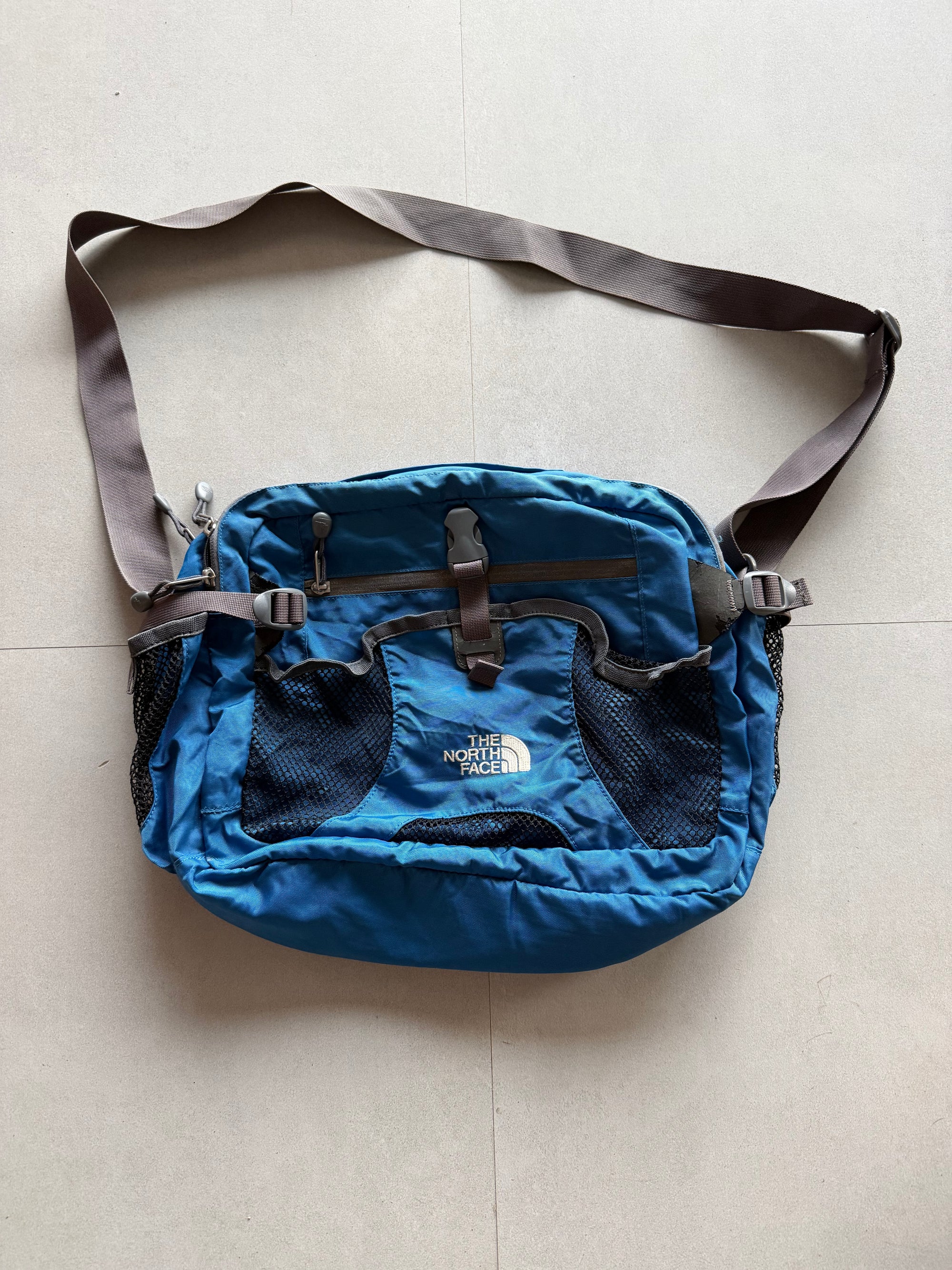 THE NORTH FACE HIKING BAG