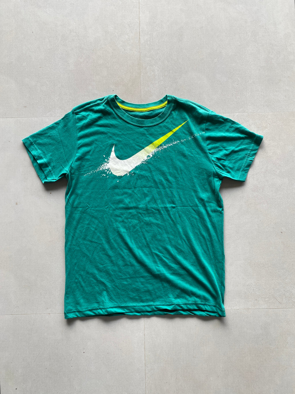 NIKE BIG LOGO TEE - S