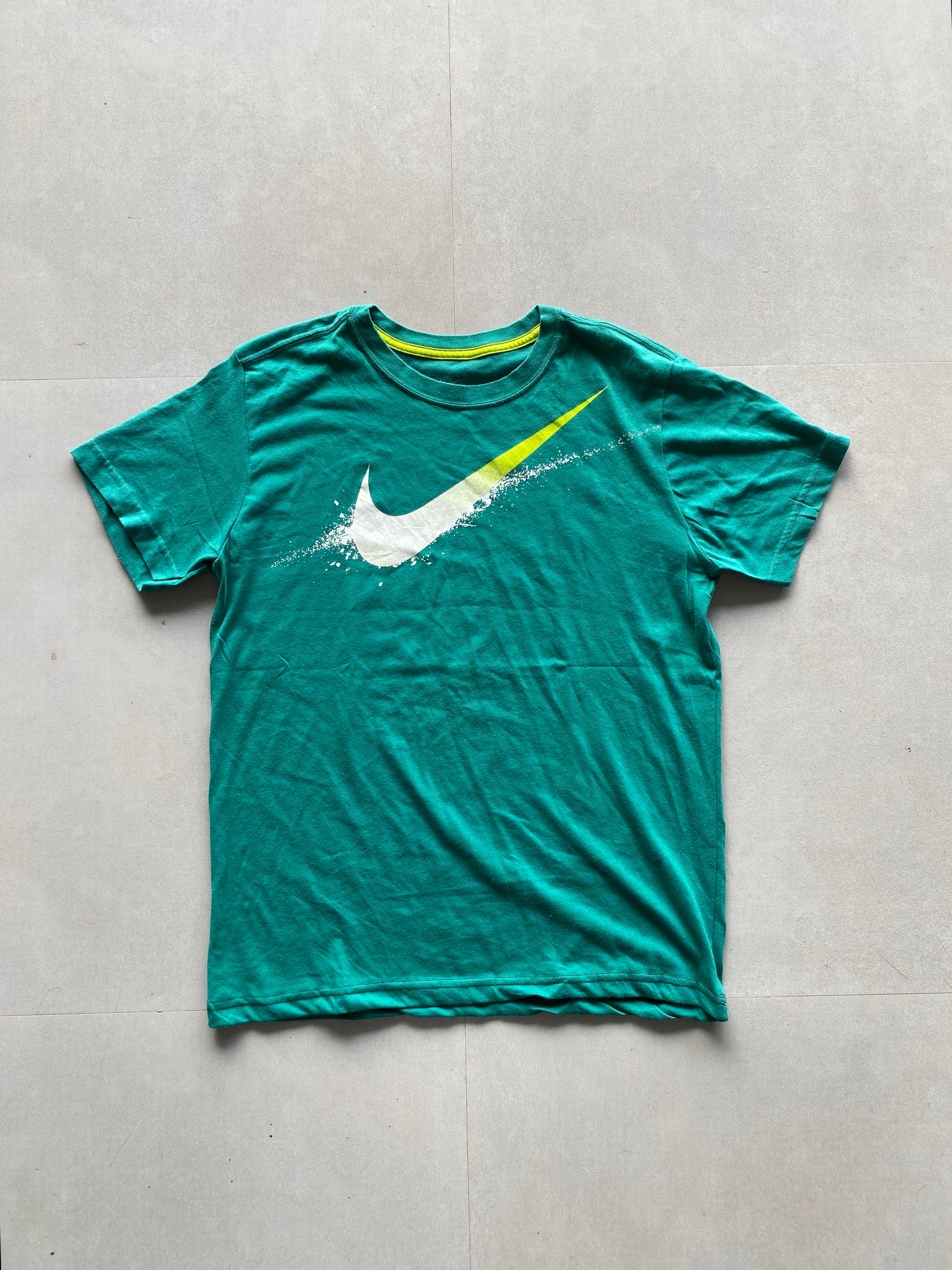 NIKE BIG LOGO TEE - S