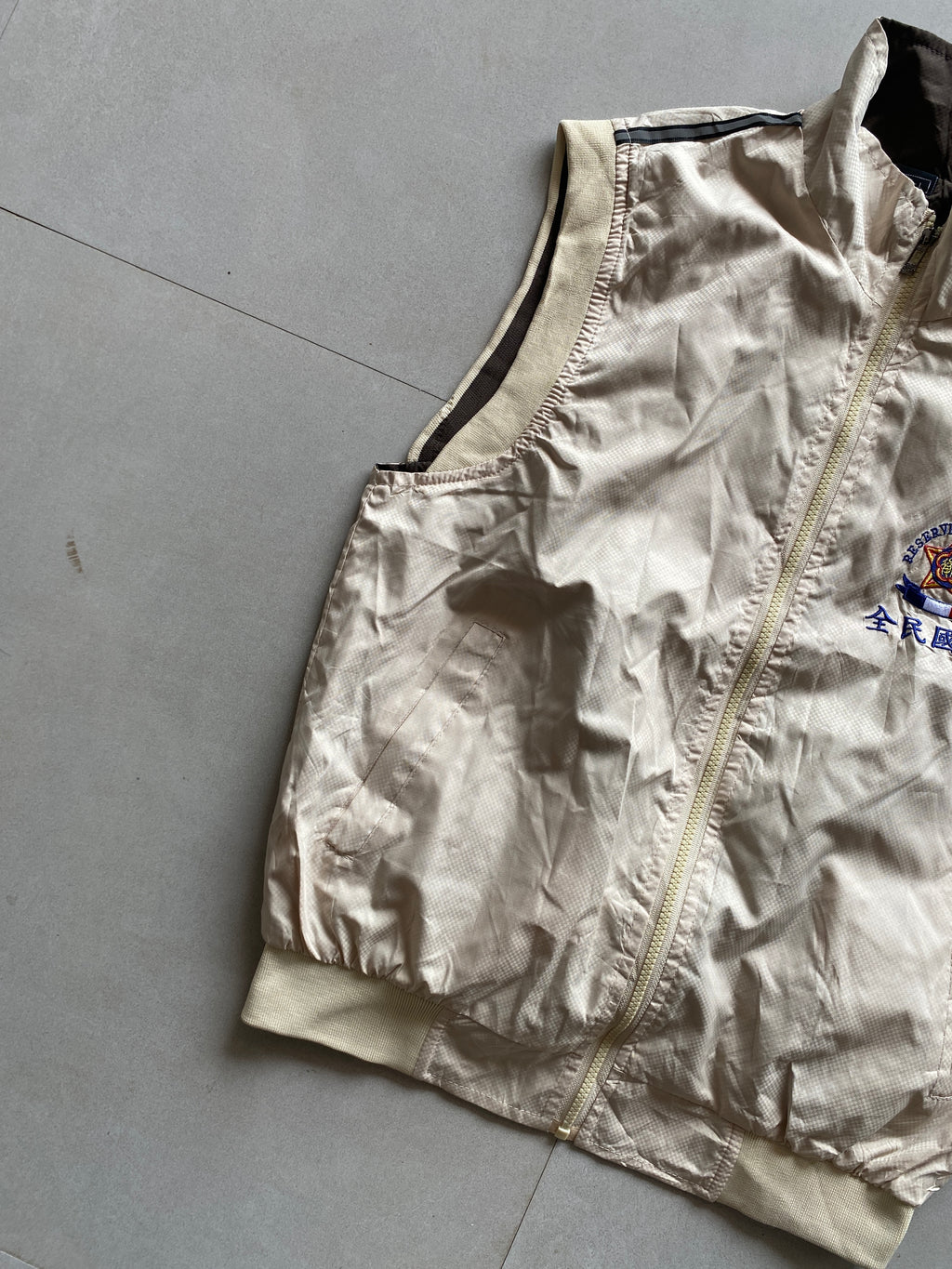 SLEEVELESS JACKET - S