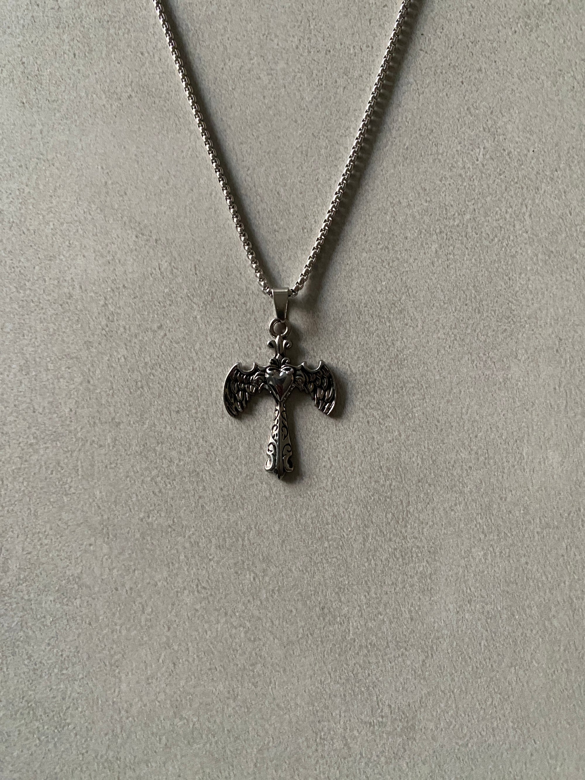 WEAPON PENDANT CHAIN