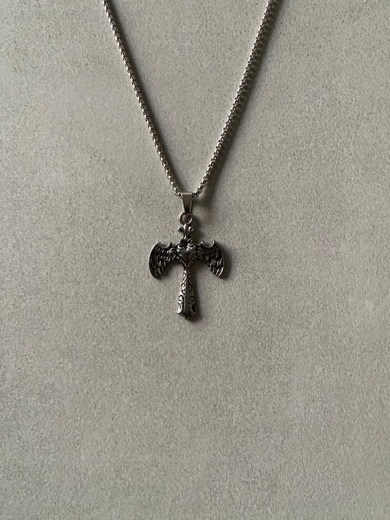 WEAPON PENDANT CHAIN