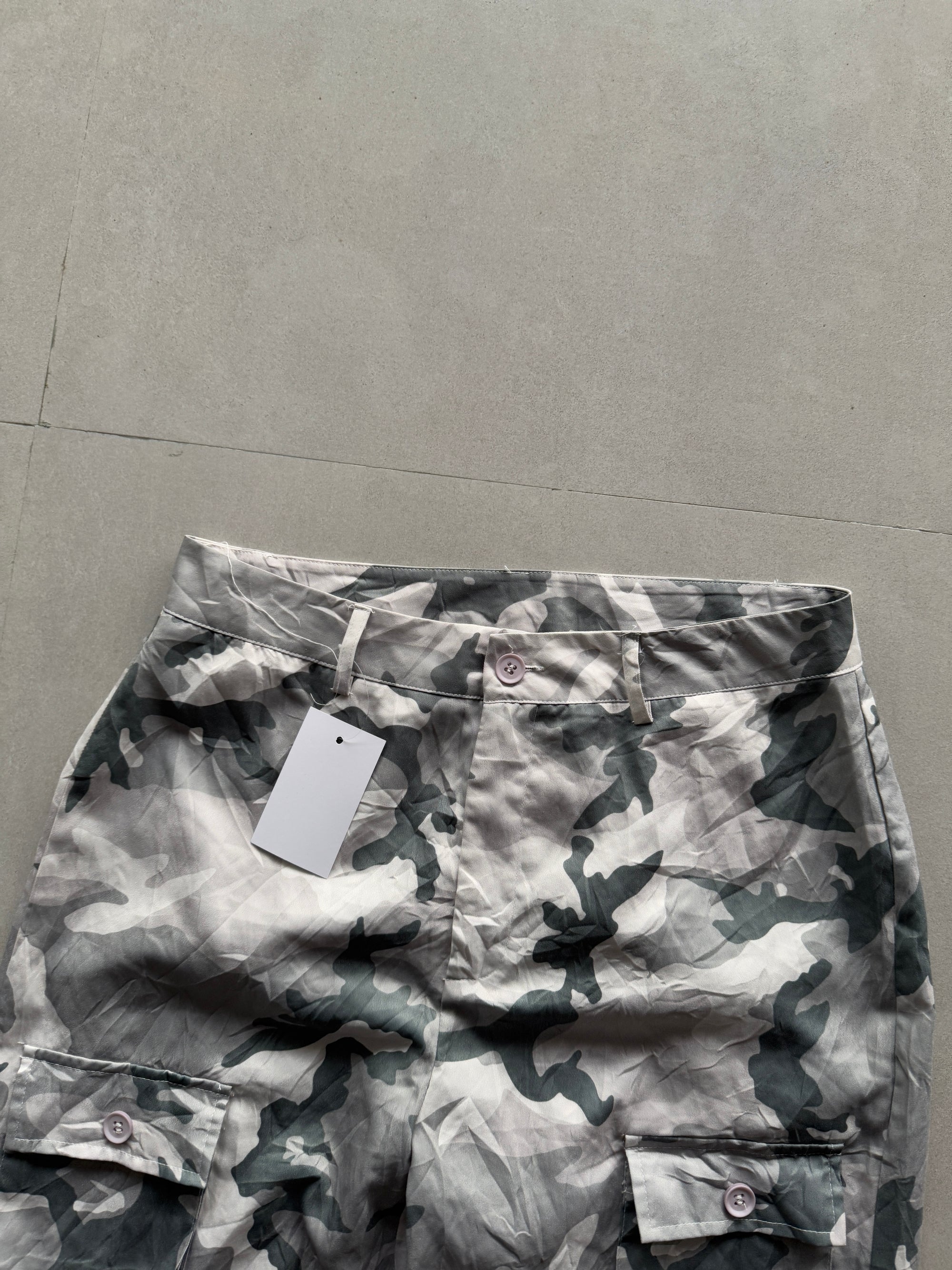 GREEN CAMOU CARGO PANT - L